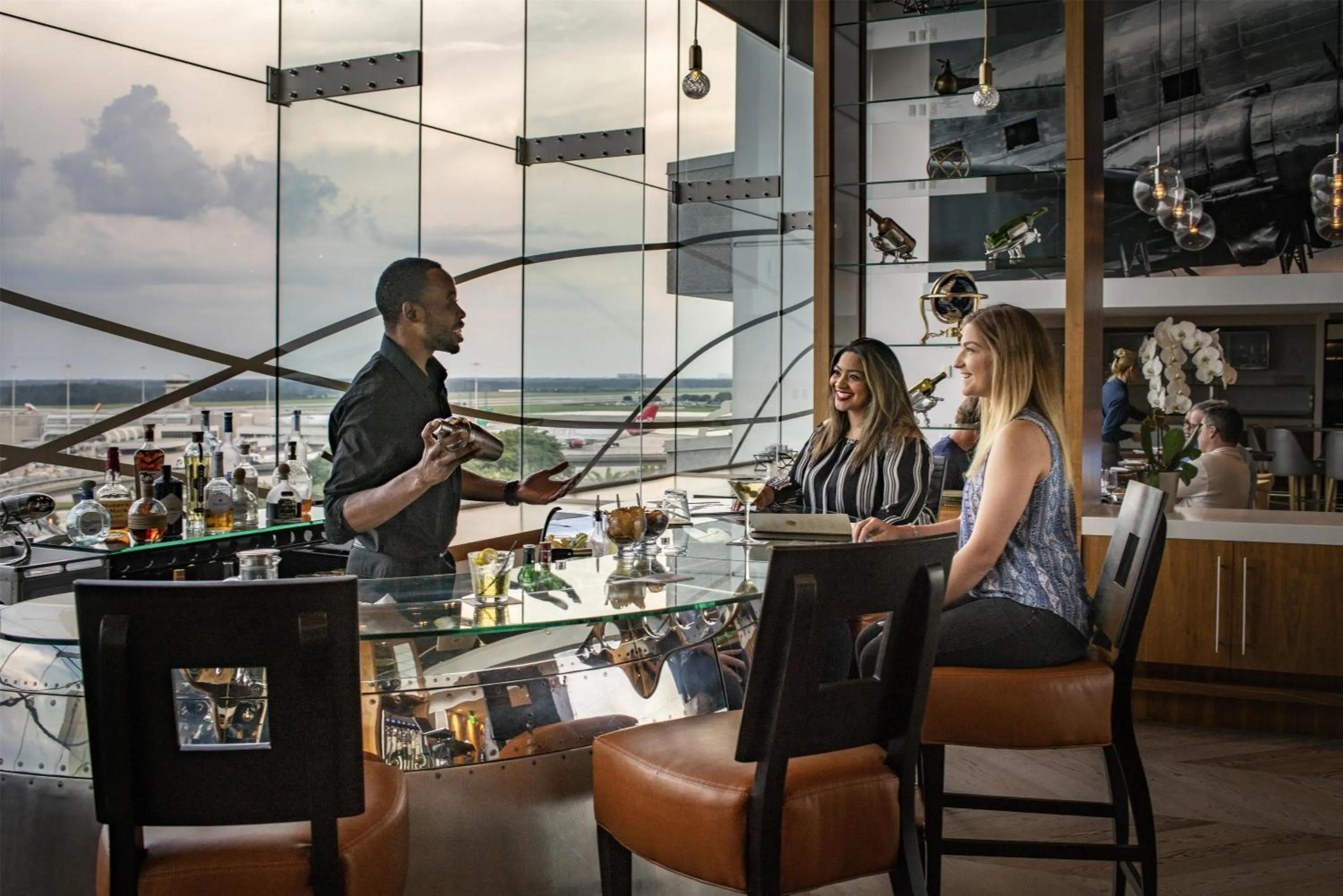 Lounge or bar in Hyatt Regency Orlando International Airport Hotel