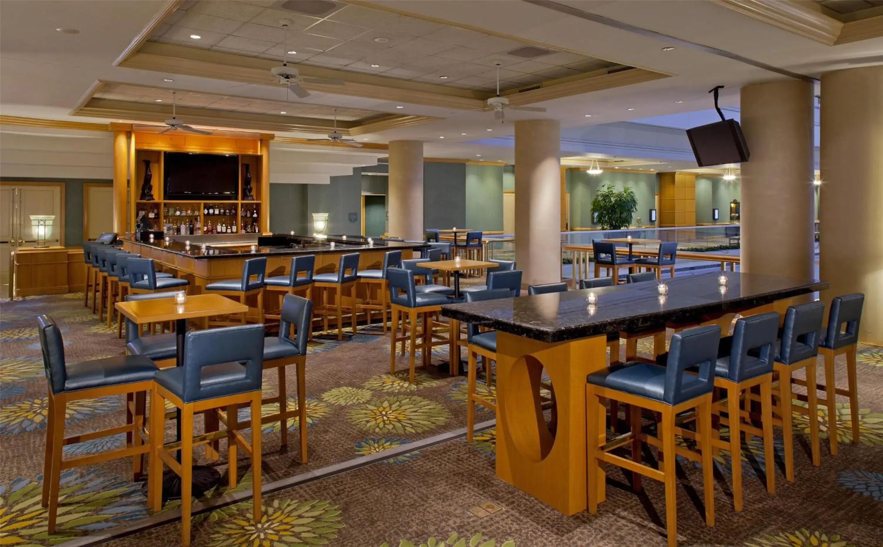 Lounge or bar in Hyatt Regency Orlando International Airport Hotel Lounge or bar in Hyatt Regency Orlando International Airport Hotel