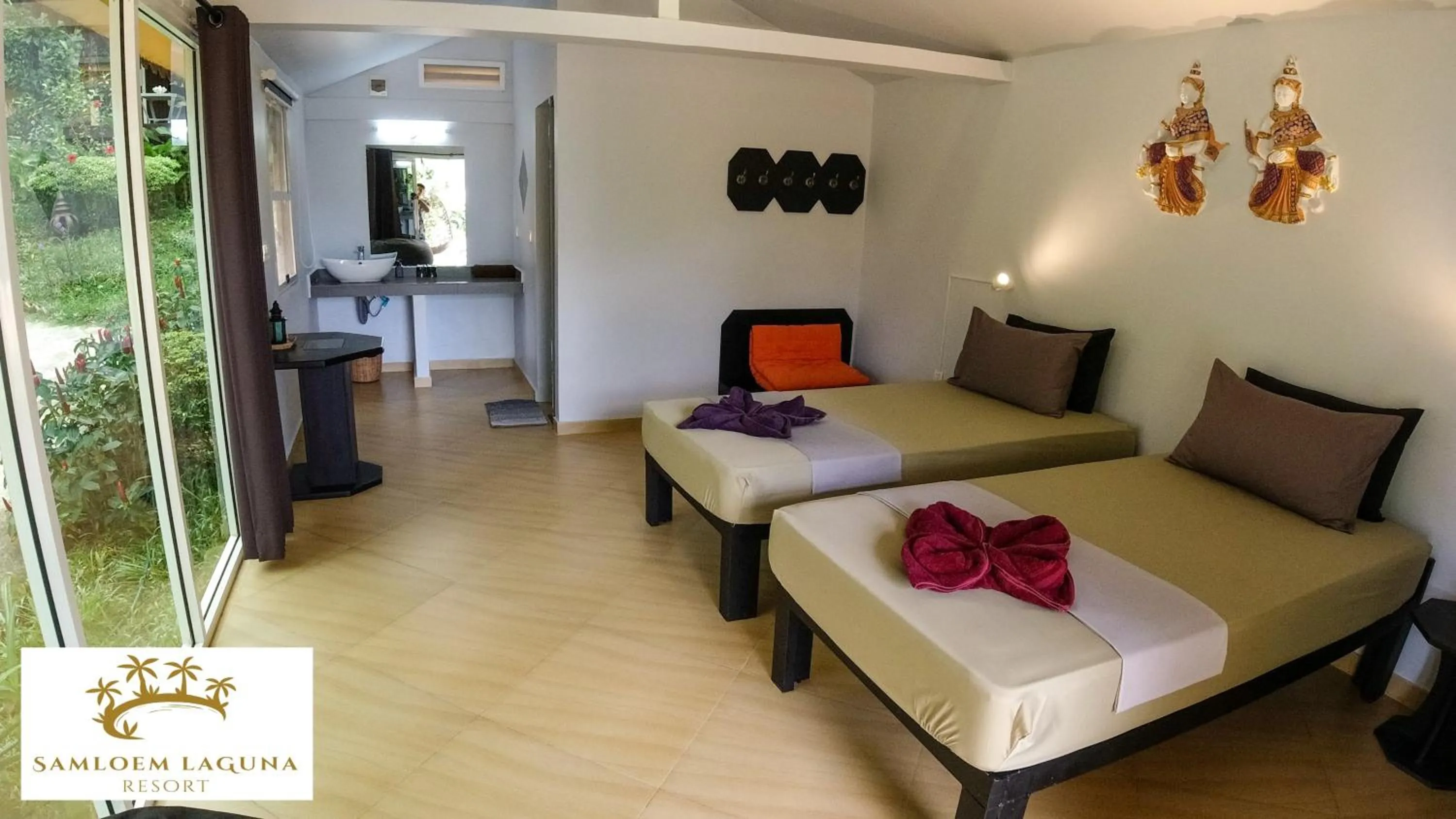 Shower, Bed in Samloem Laguna Resort