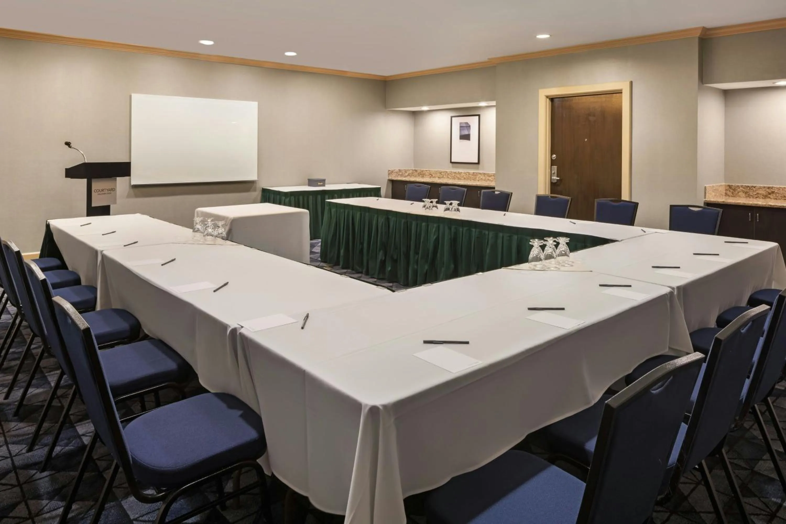 Meeting/conference room in Courtyard by Marriott Baldwin Park