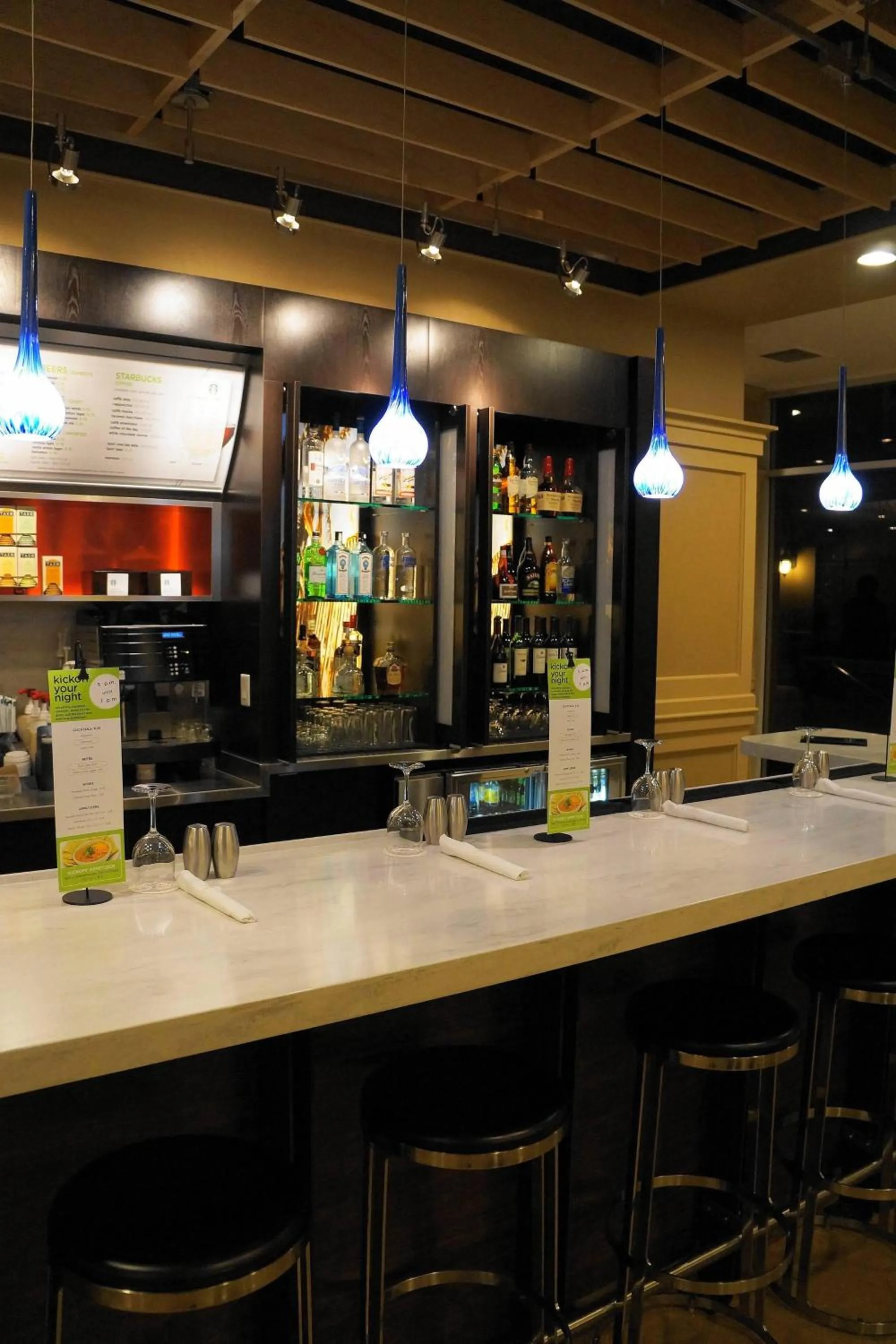 Lounge or bar in Courtyard by Marriott Baldwin Park