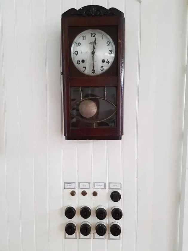 Charming La Casita Mercedes, 5Br and 5TB for Family and Friends Staycation- Read Listing Info