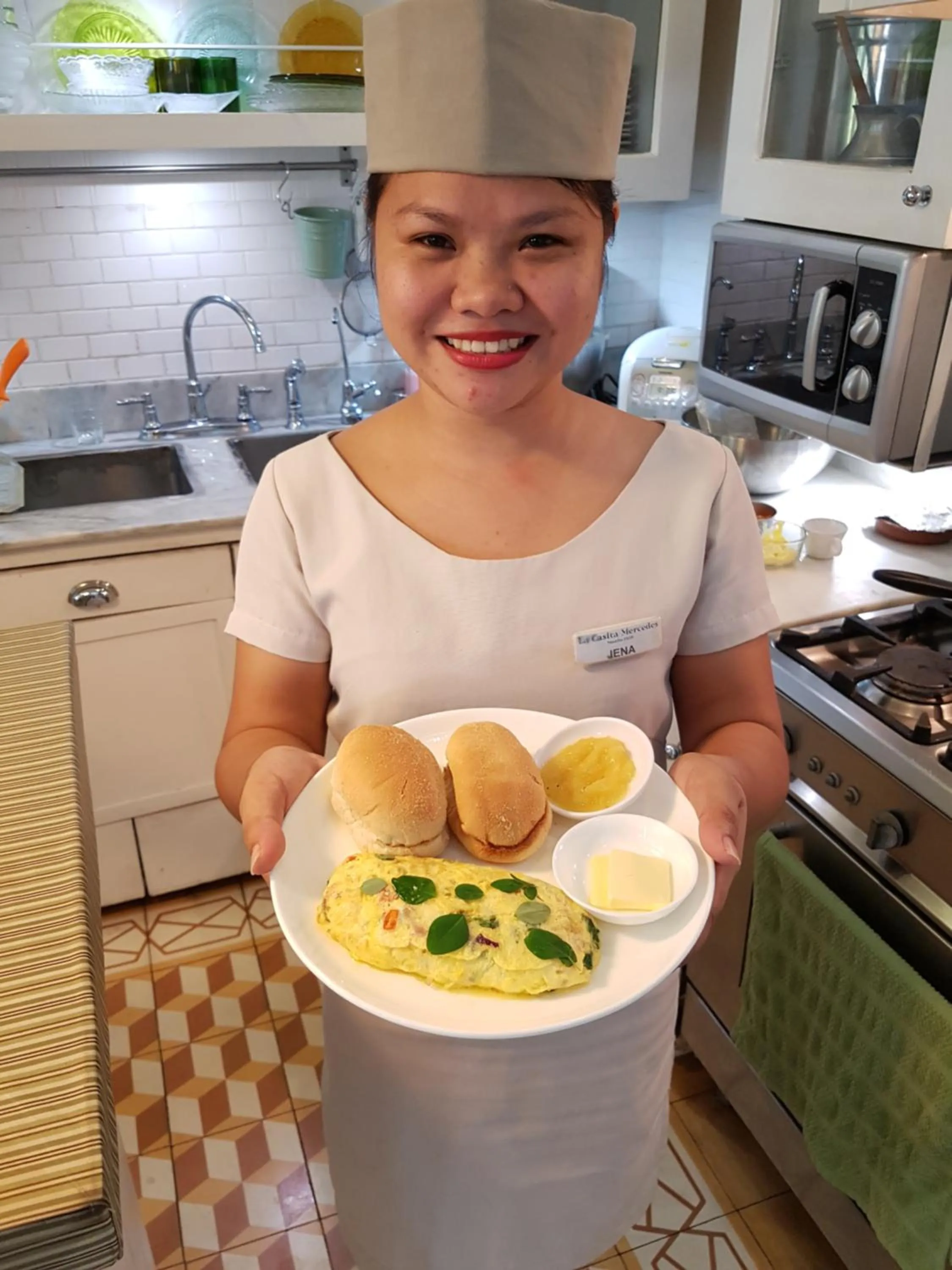 Staff in Charming La Casita Mercedes, 5Br and 5TB for Family and Friends Staycation- Read Listing Info