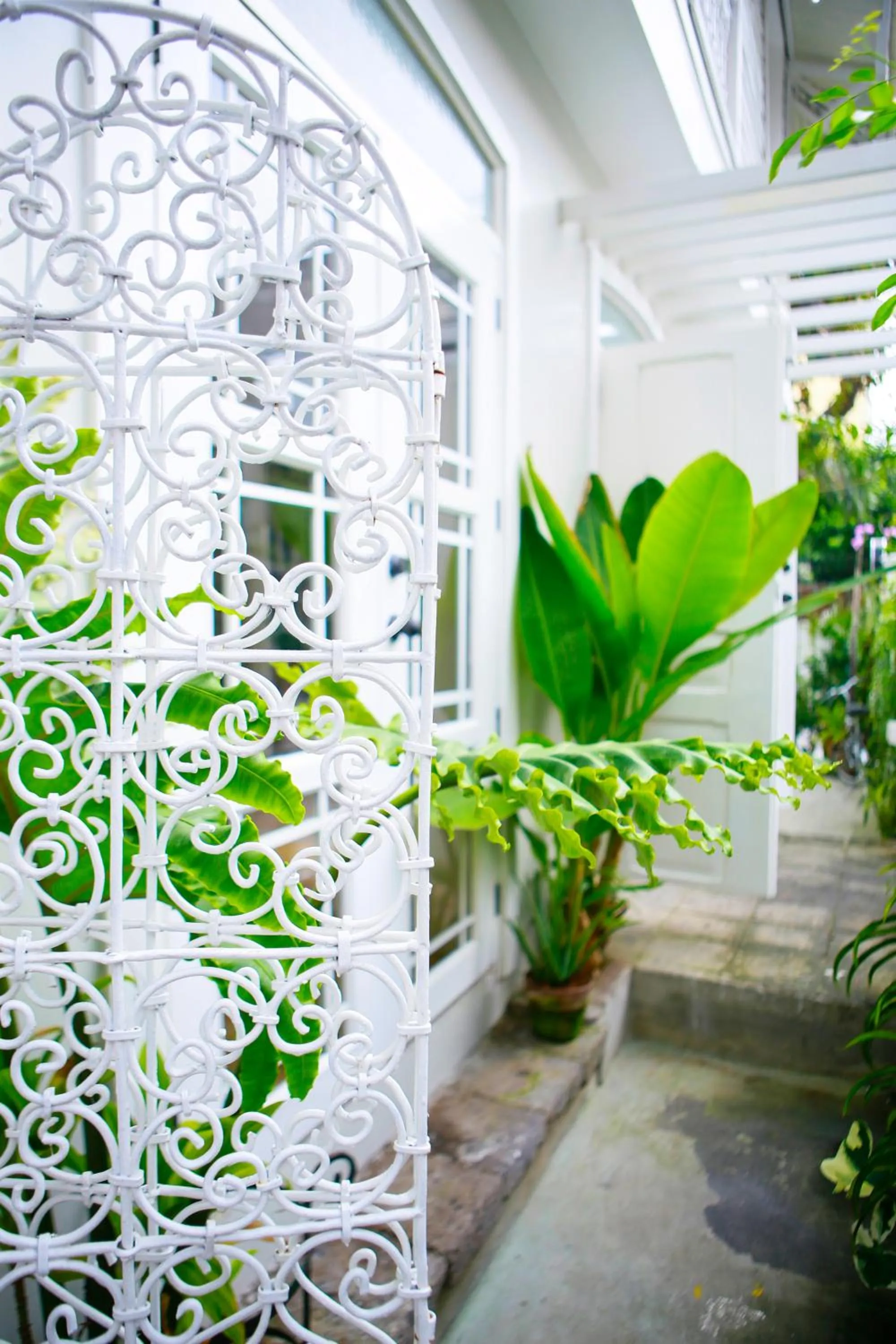 Charming La Casita Mercedes, 5Br and 5TB for Family and Friends Staycation- Read Listing Info