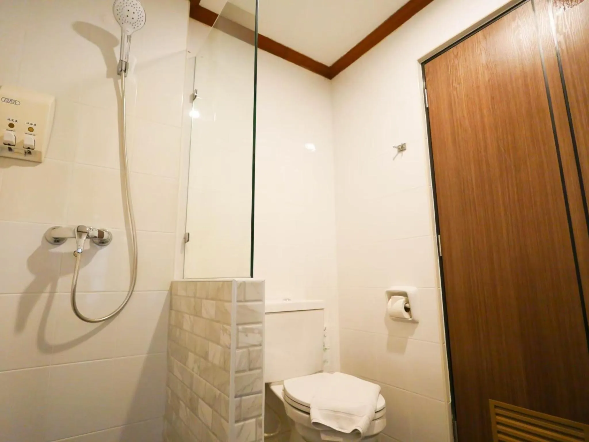 Bathroom in Sakol Hotel