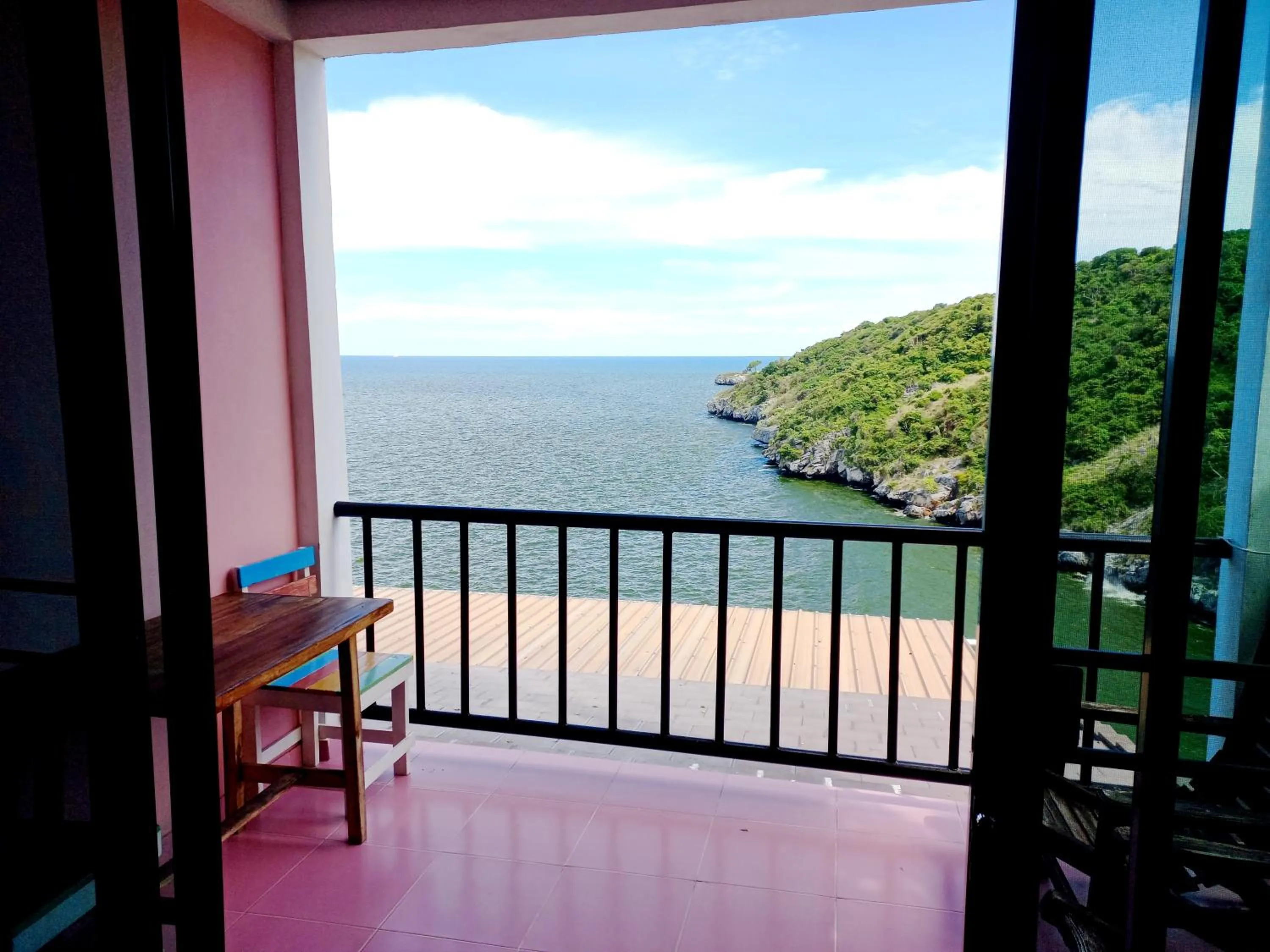 Ocean View Resort - Koh Sichang