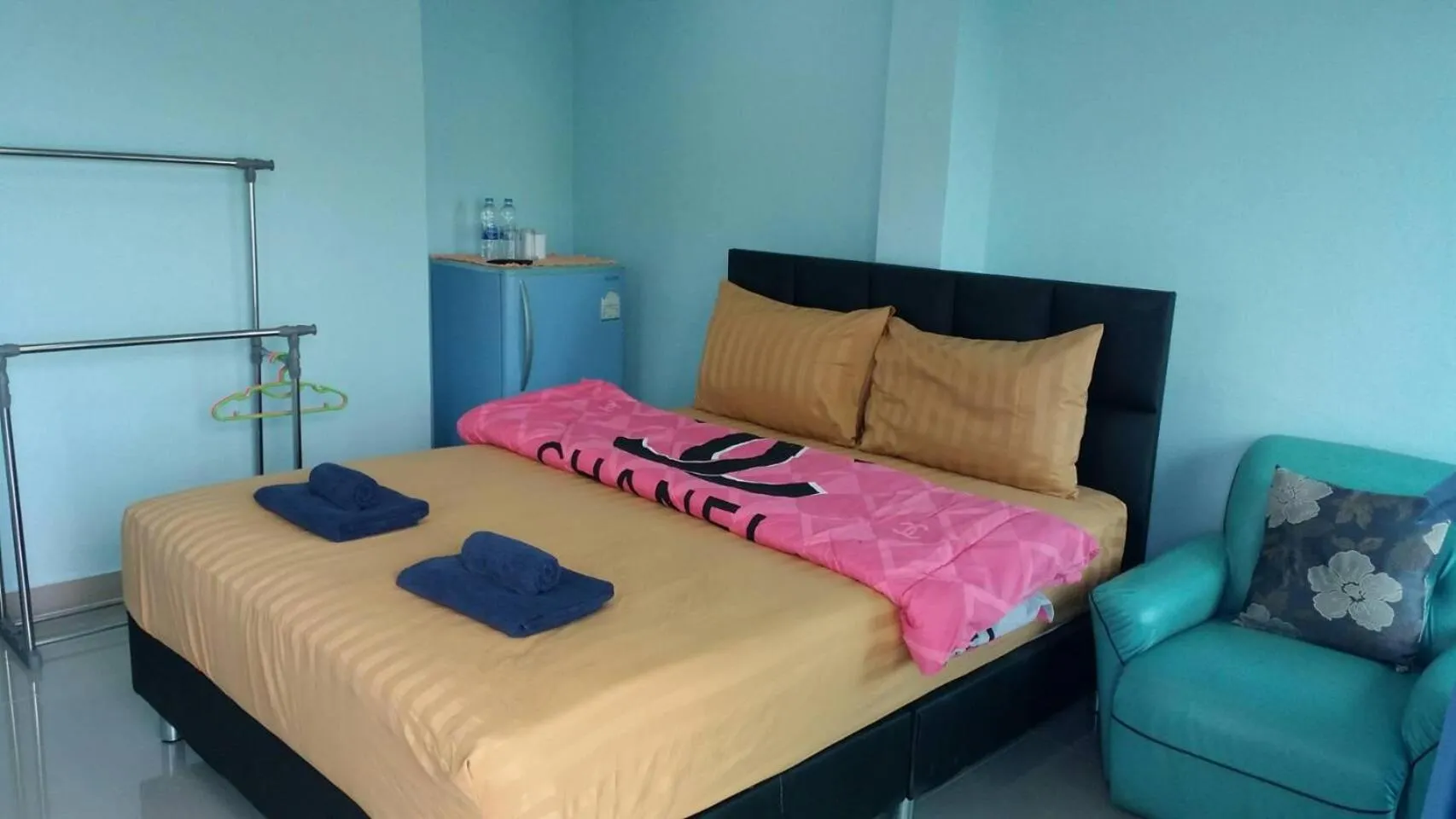 Bed in Ocean View Resort - Koh Sichang