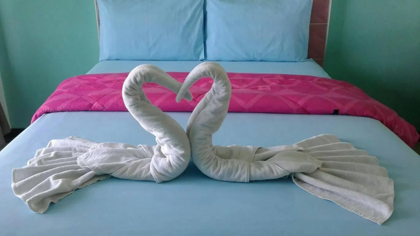 Bed in Ocean View Resort - Koh Sichang