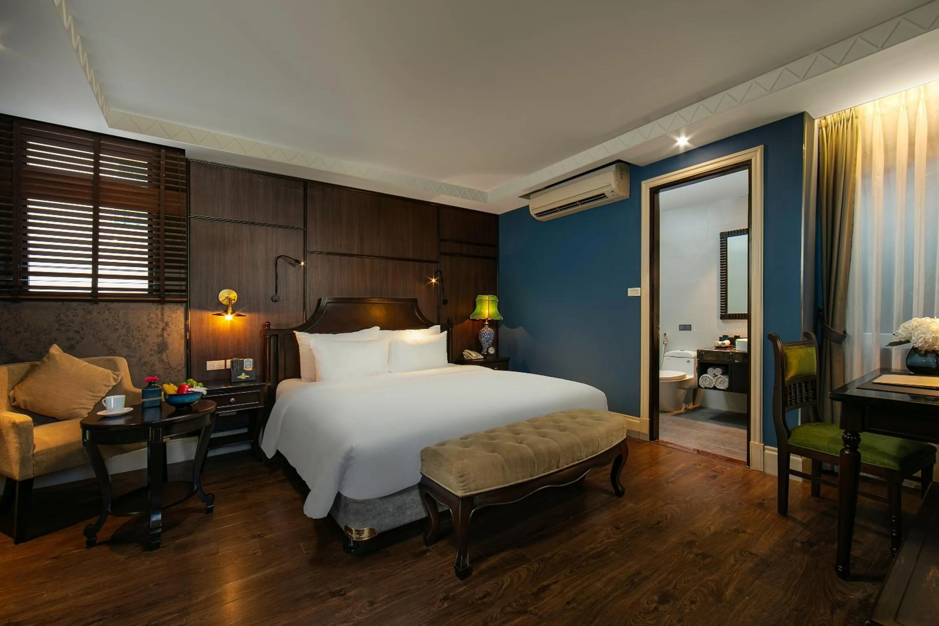 Bed in O'Gallery Premier Hotel & Spa