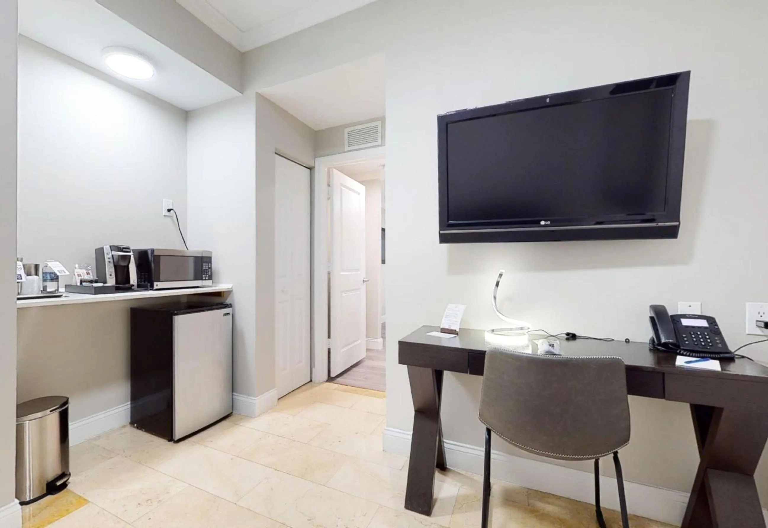 Living room in Nuvo Suites Hotel - Miami Doral