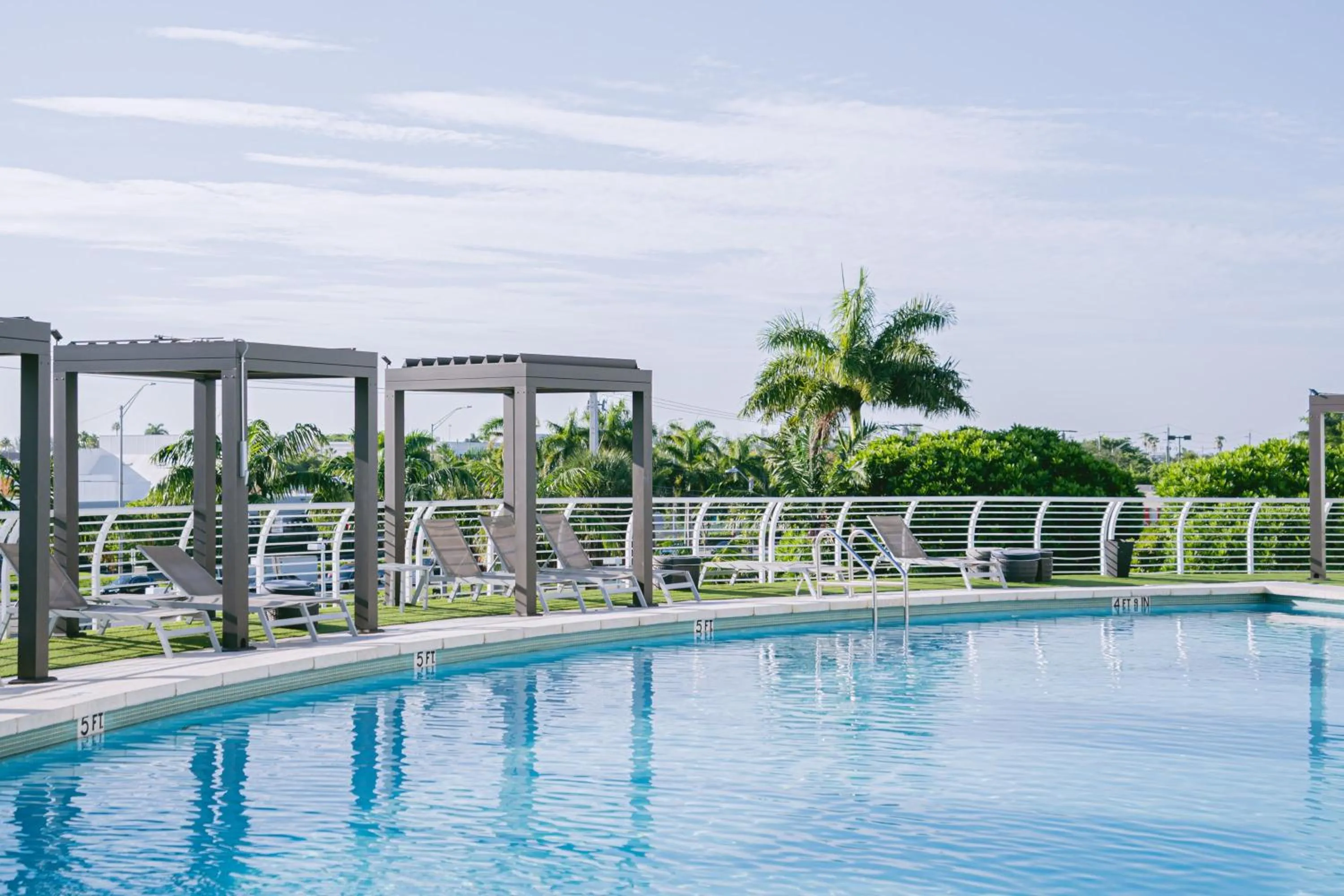 Swimming pool in Nuvo Suites Hotel - Miami Doral
