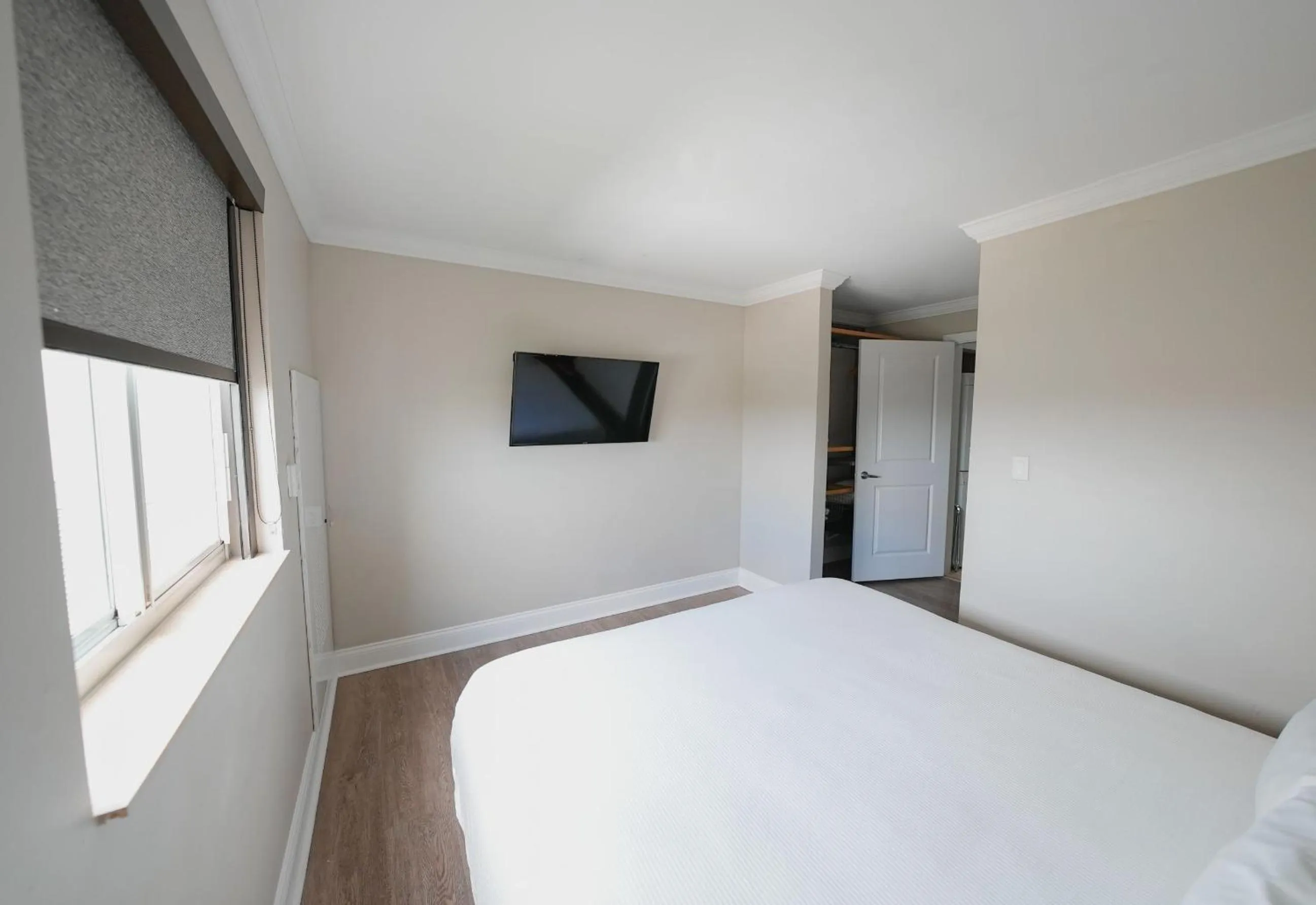 Bedroom, Bed in Nuvo Suites Hotel - Miami Doral