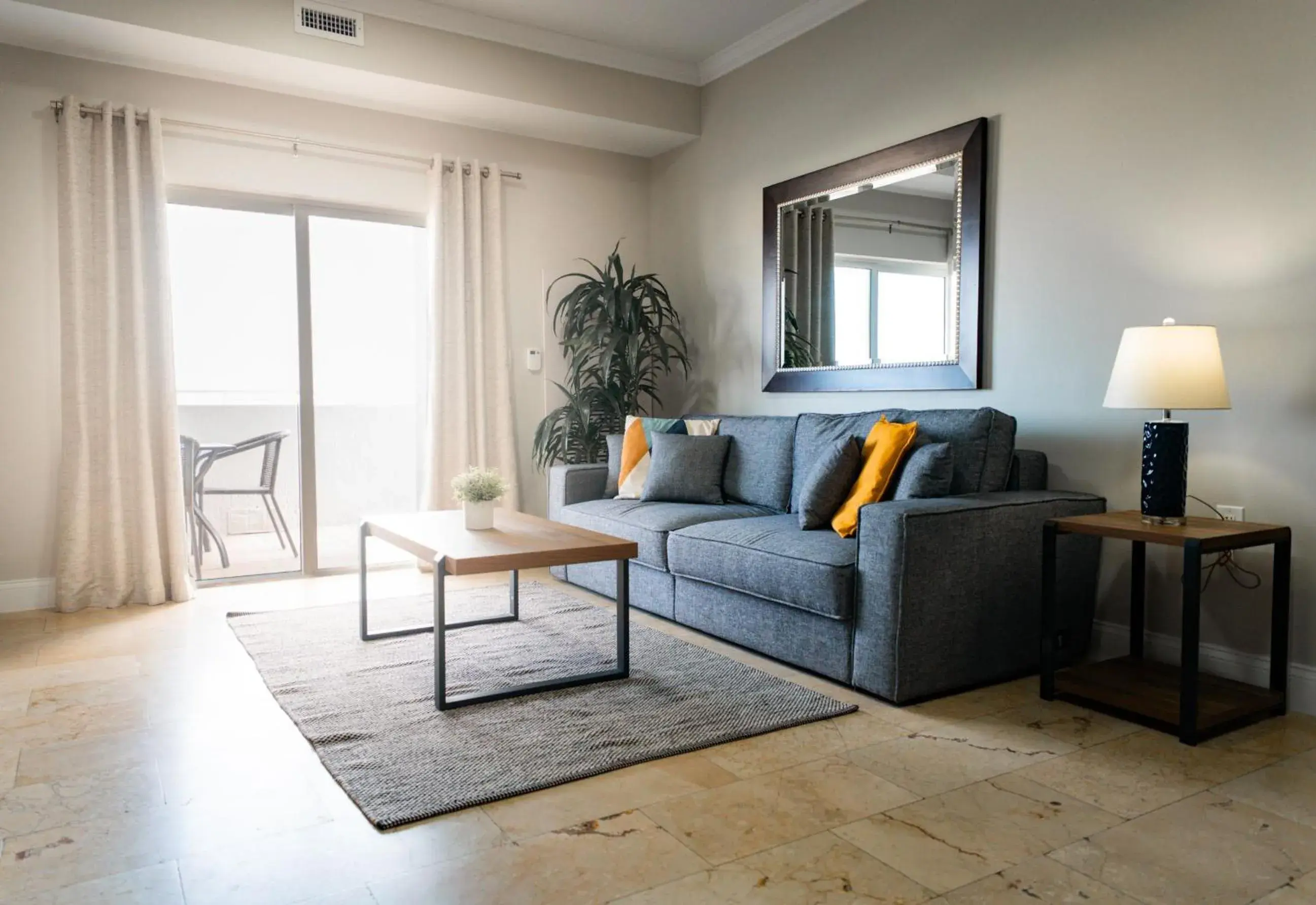 Living room in Nuvo Suites Hotel - Miami Doral Living room in Nuvo Suites Hotel - Miami Doral