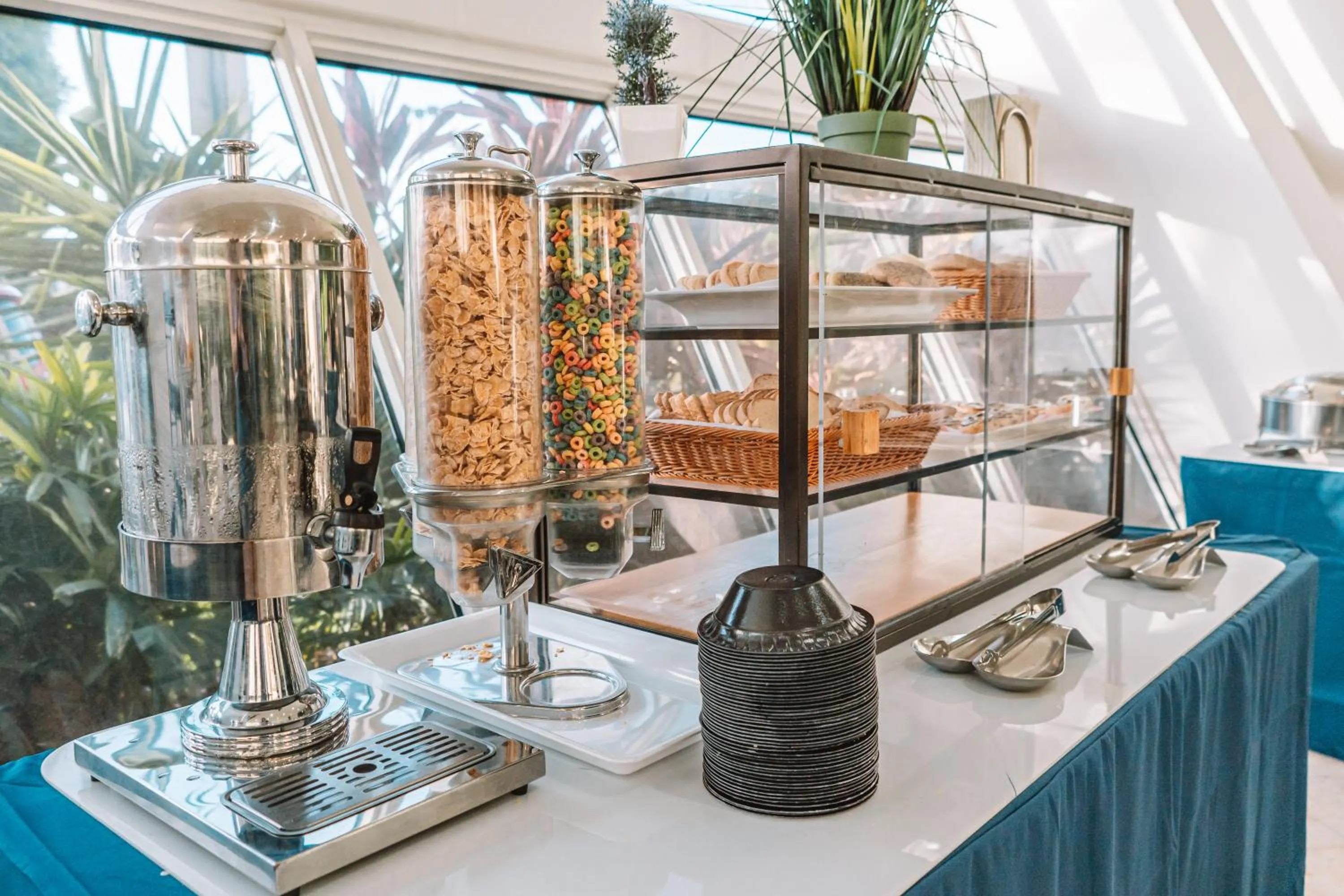 Breakfast in Nuvo Suites Hotel - Miami Doral