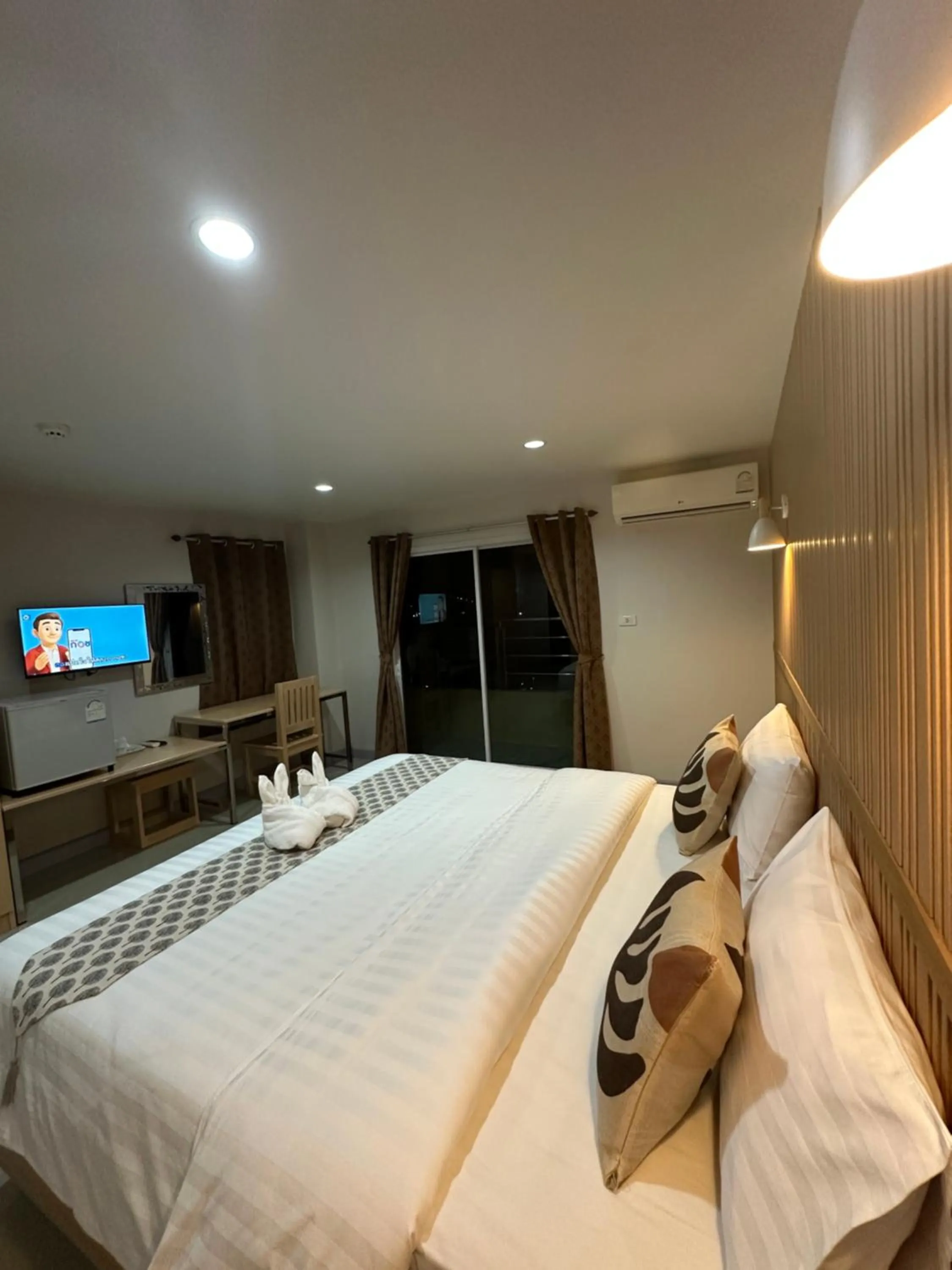 Bed in Jaroonsak Grand