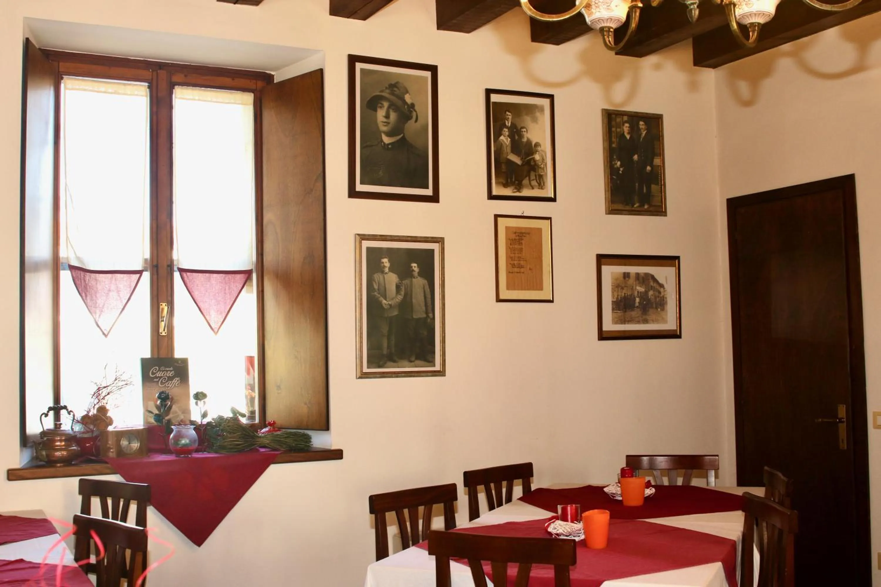 Restaurant/places to eat in Casa Pellis