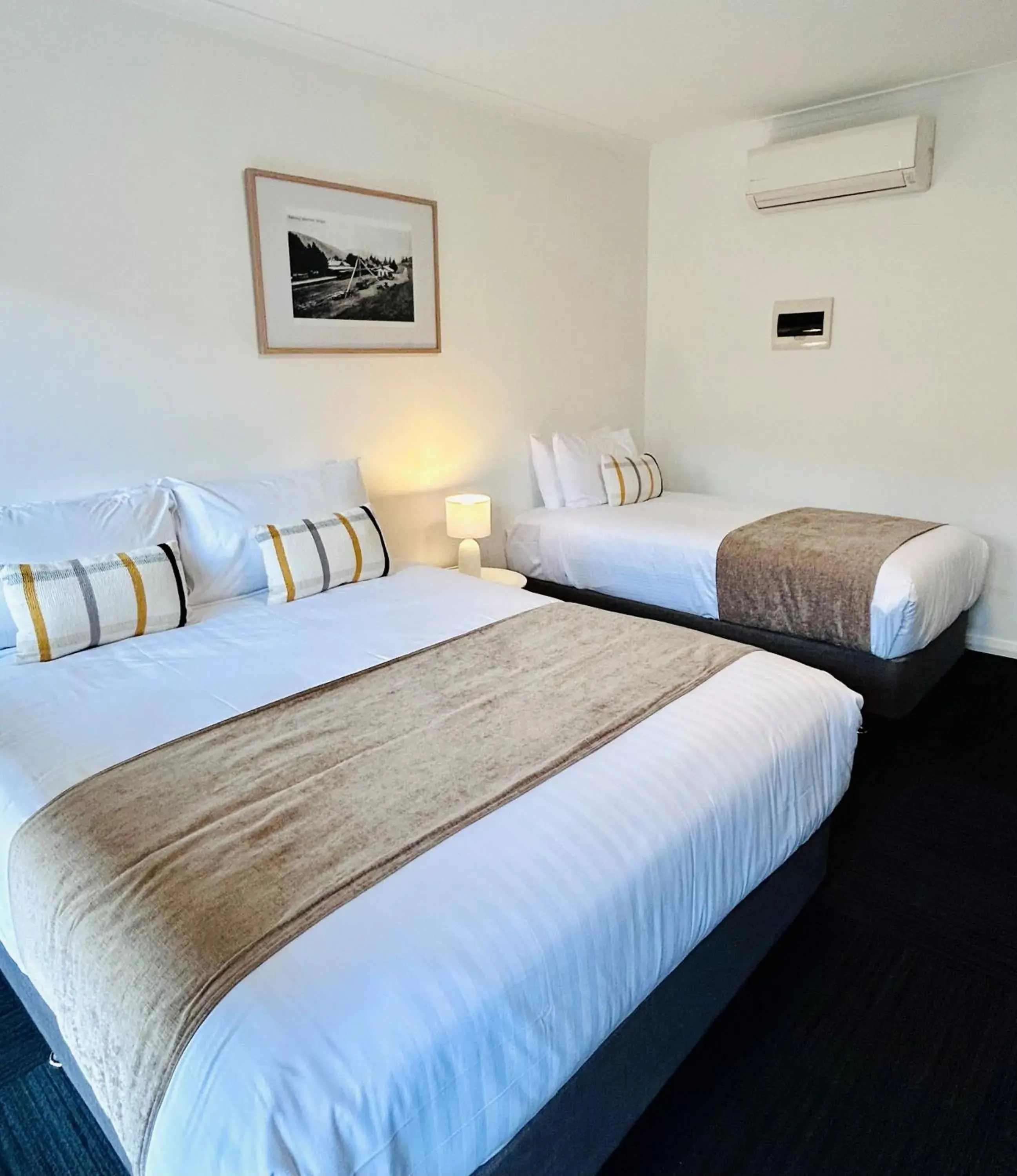 Queen Twin Room in Alpine Hotel Bright Queen Twin Room in Alpine Hotel Bright