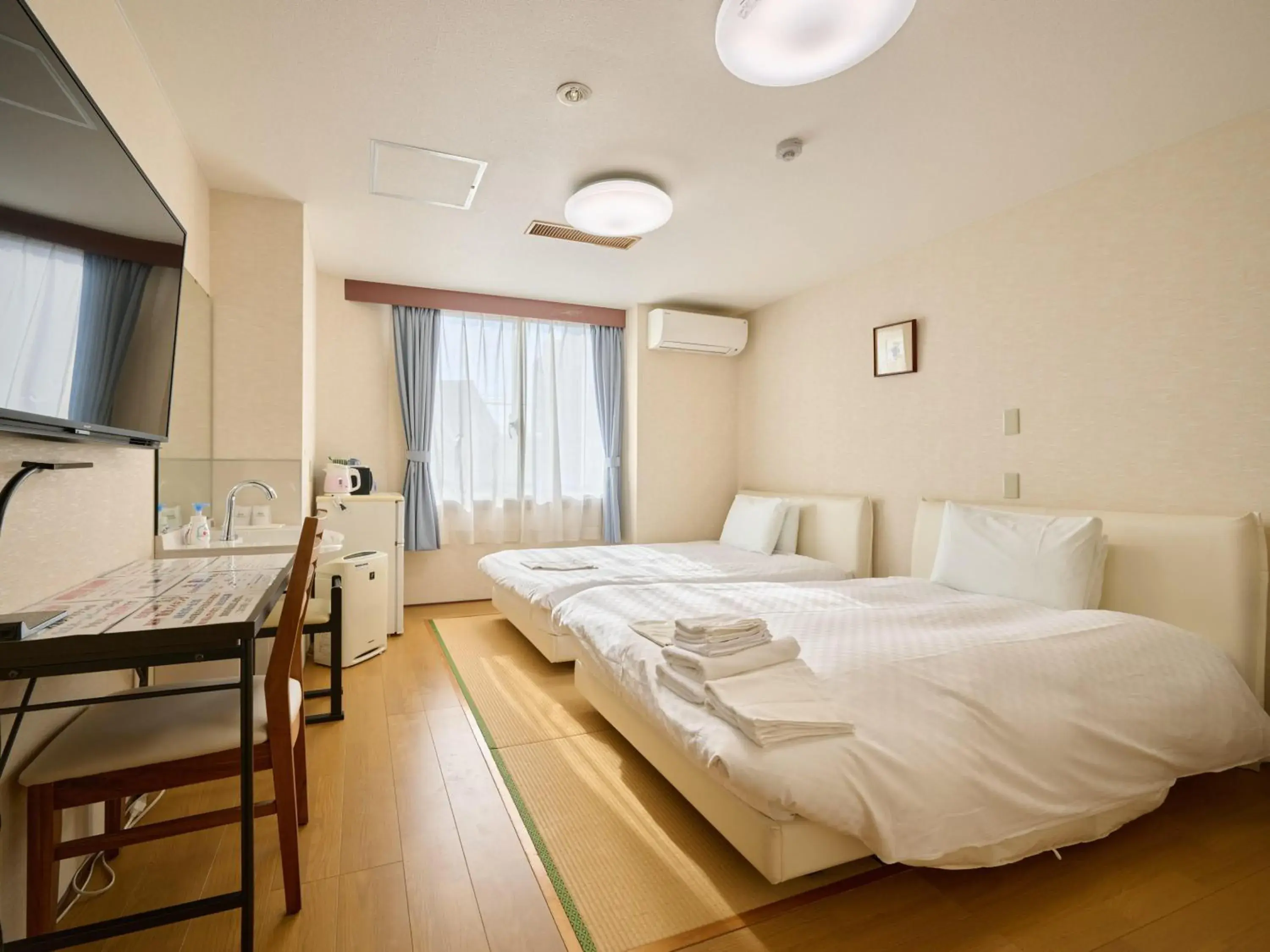 Standard Twin Room - single occupancy in Okasan Hotel Standard Twin Room - single occupancy in Okasan Hotel