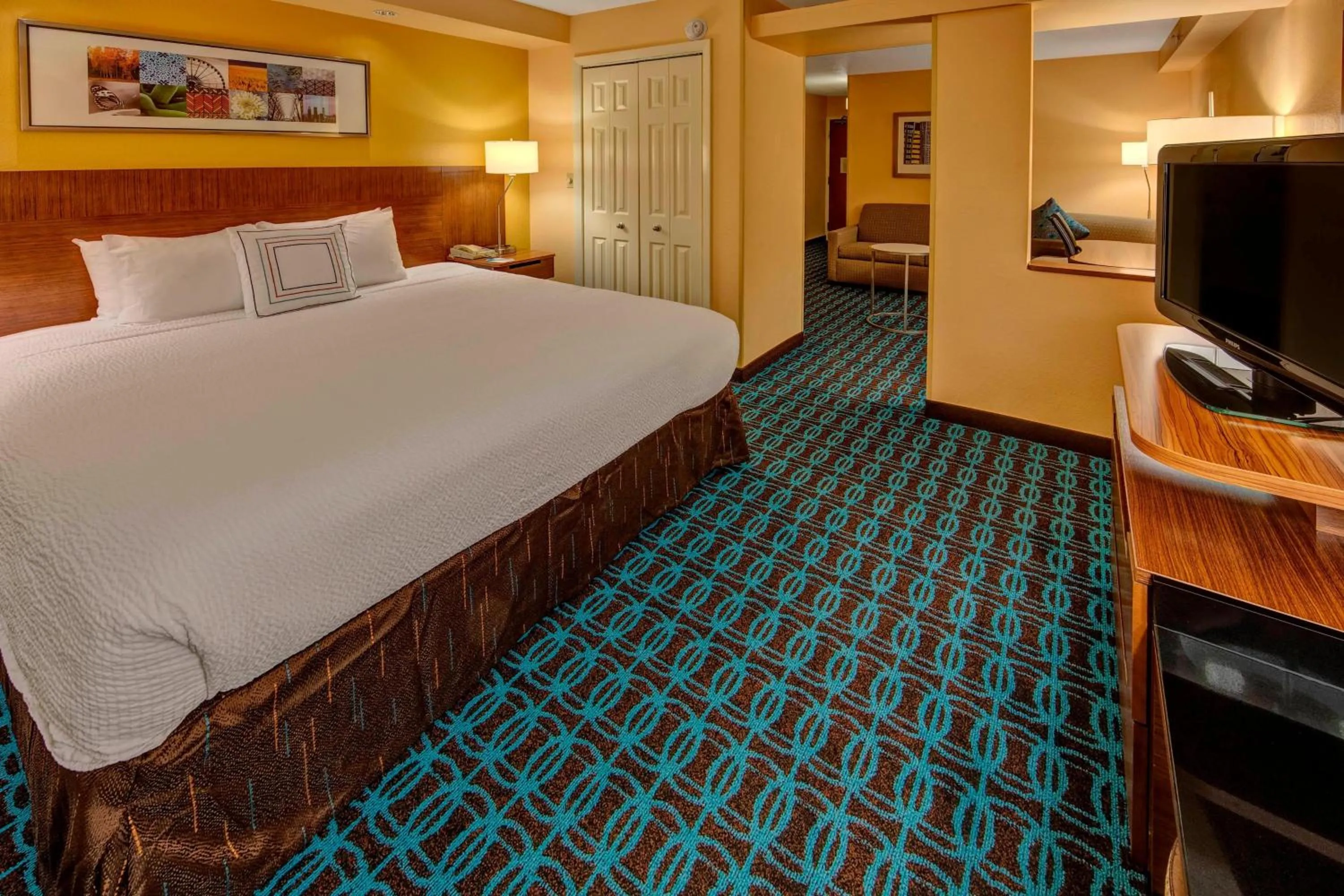 Photo of the whole room, Bed in Fairfield Inn and Suites by Marriott Orlando Near Universal Orlando