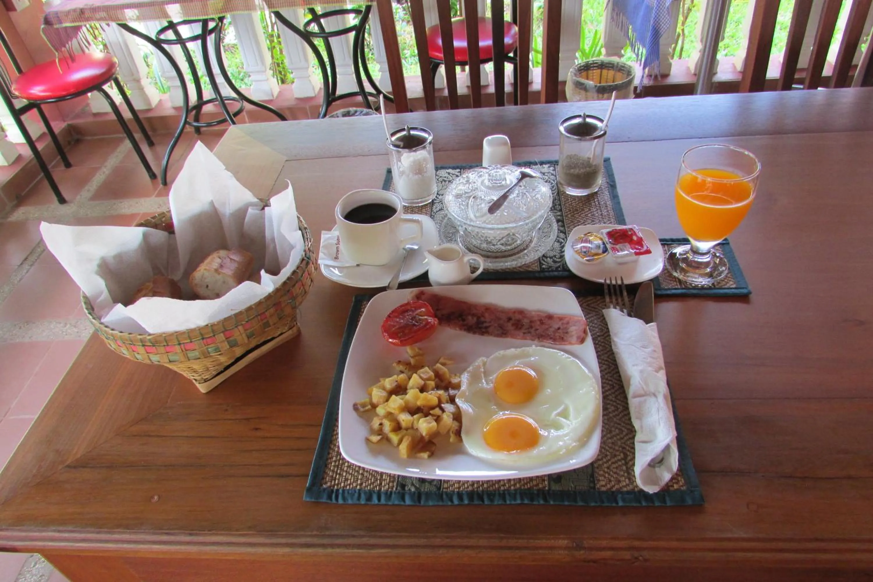 Continental breakfast in Phoumrumduol Bungalow