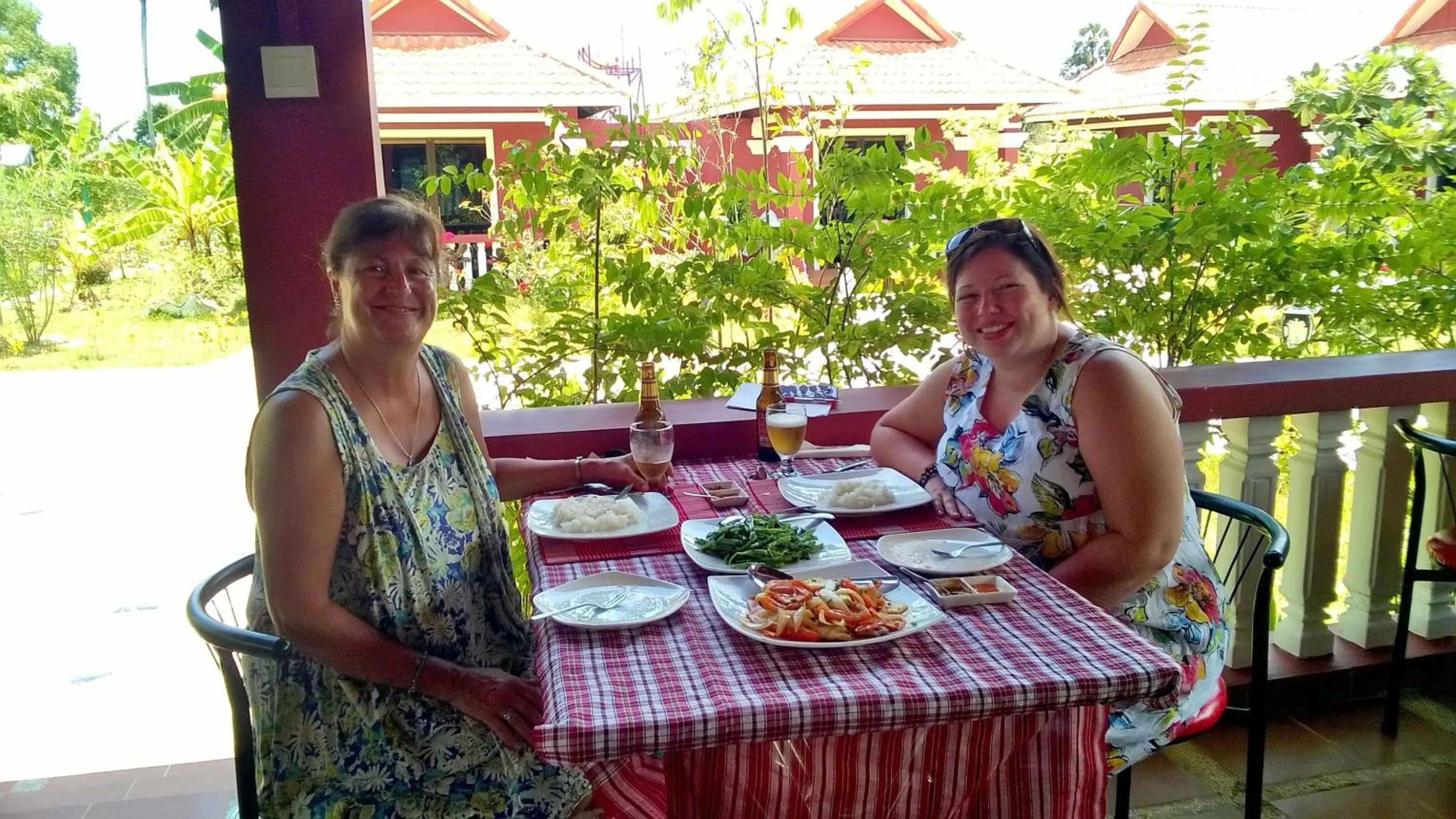 People in Phoumrumduol Bungalow