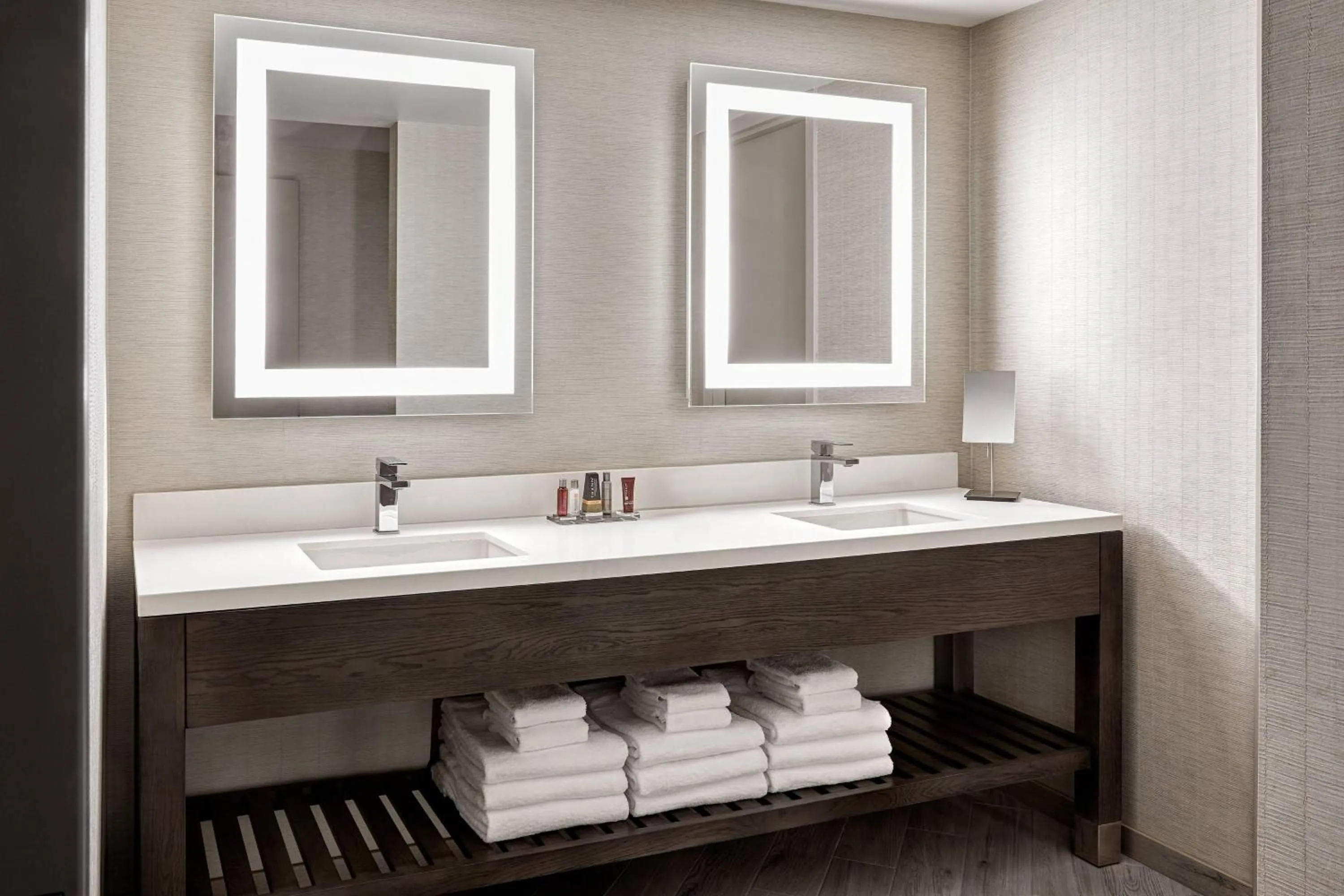 Bathroom in Ventura Beach Marriott