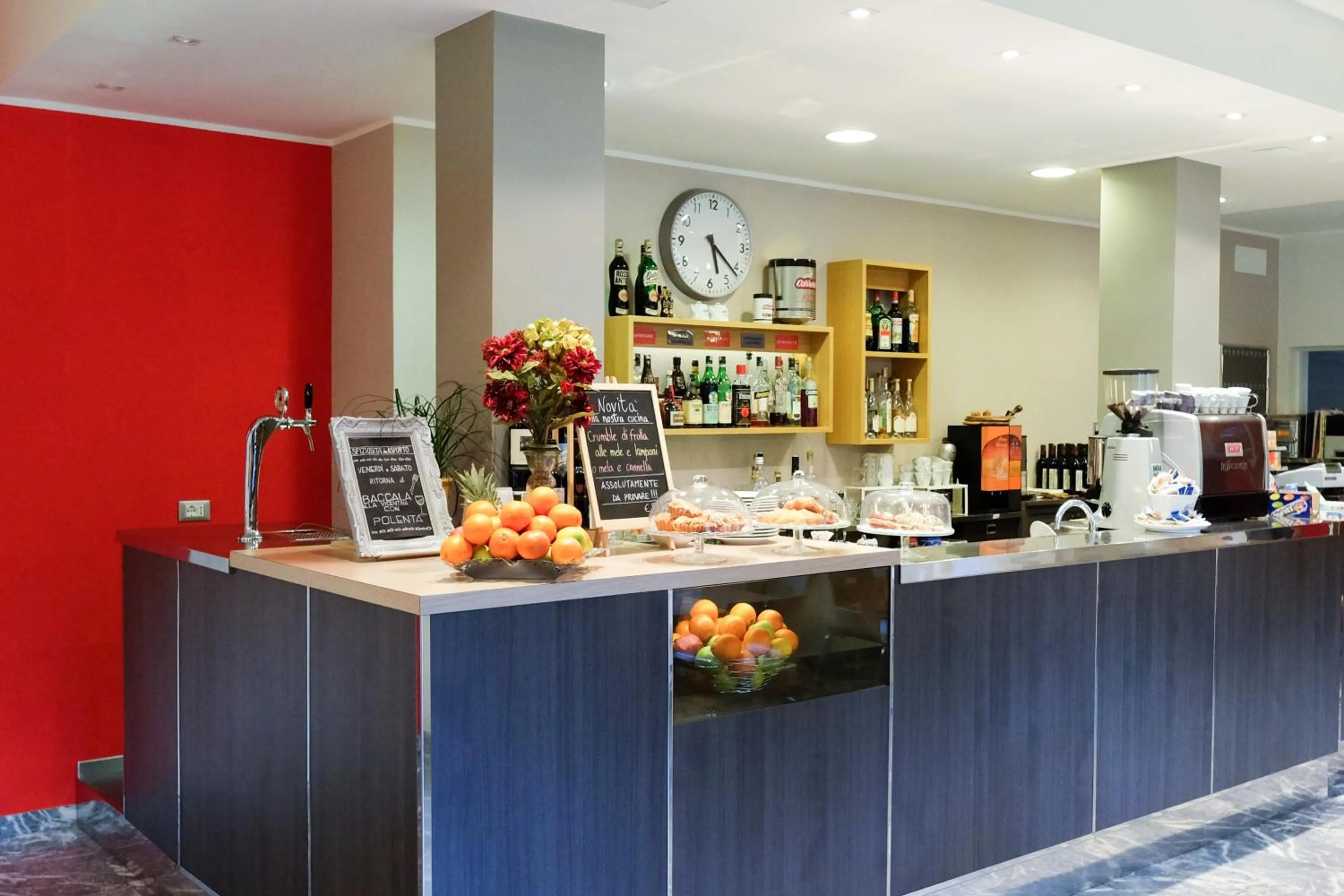 Lounge or bar in Hotel Monte Cimone