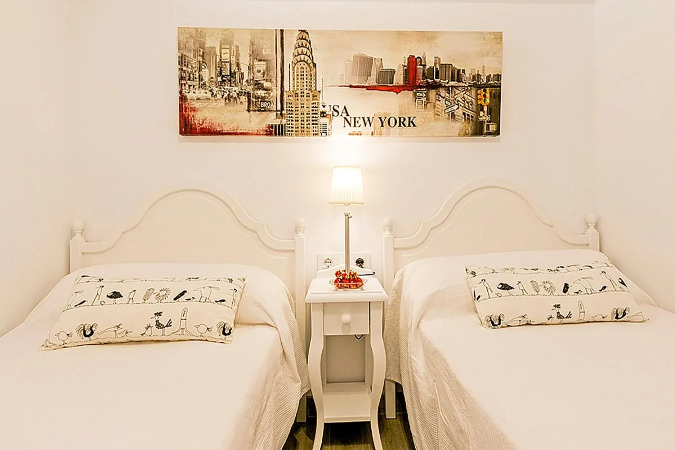 Bedroom, Bed in Apartment CB 2