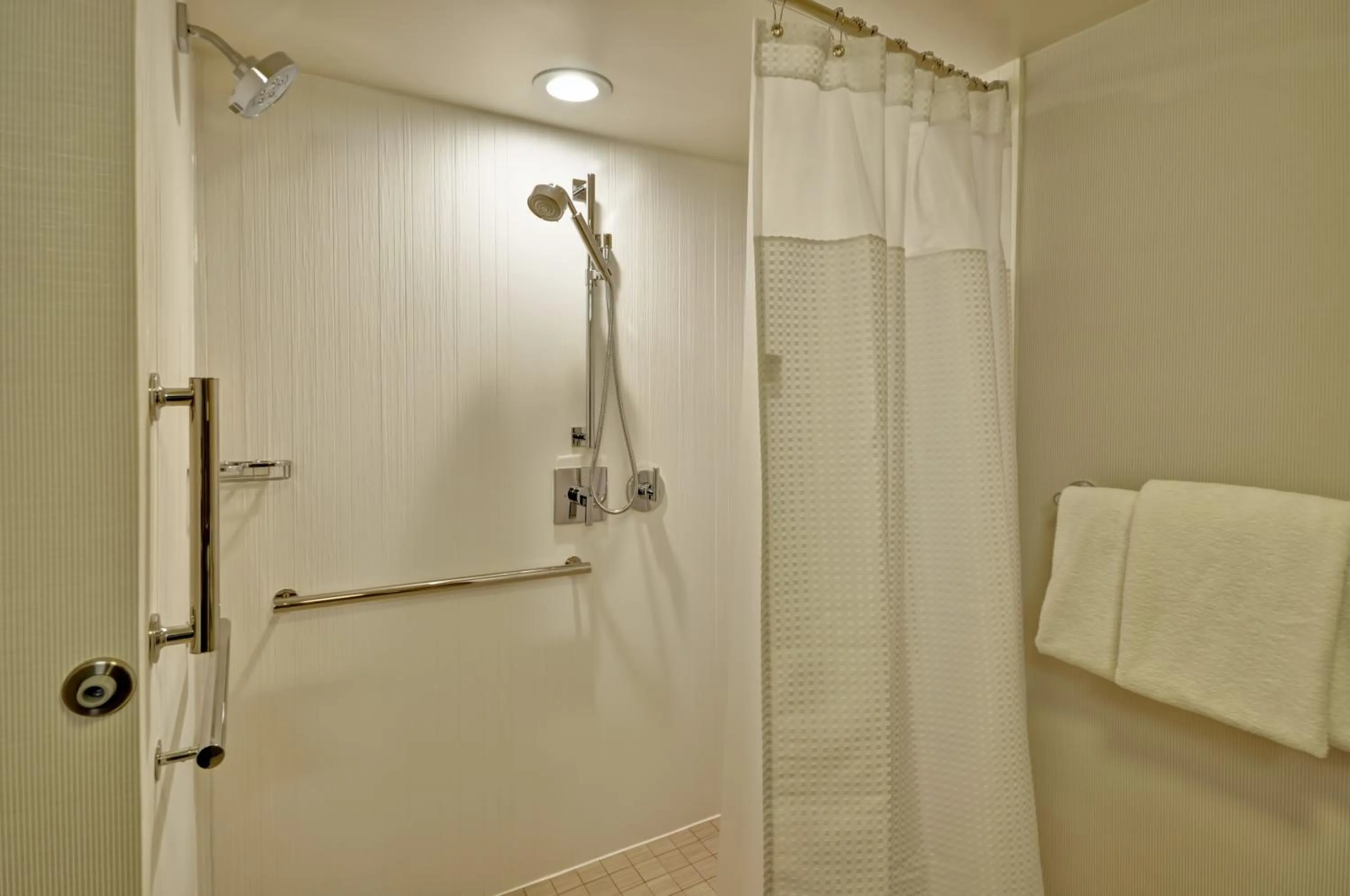 Bathroom in Courtyard Houston I-10 West/Energy Corridor