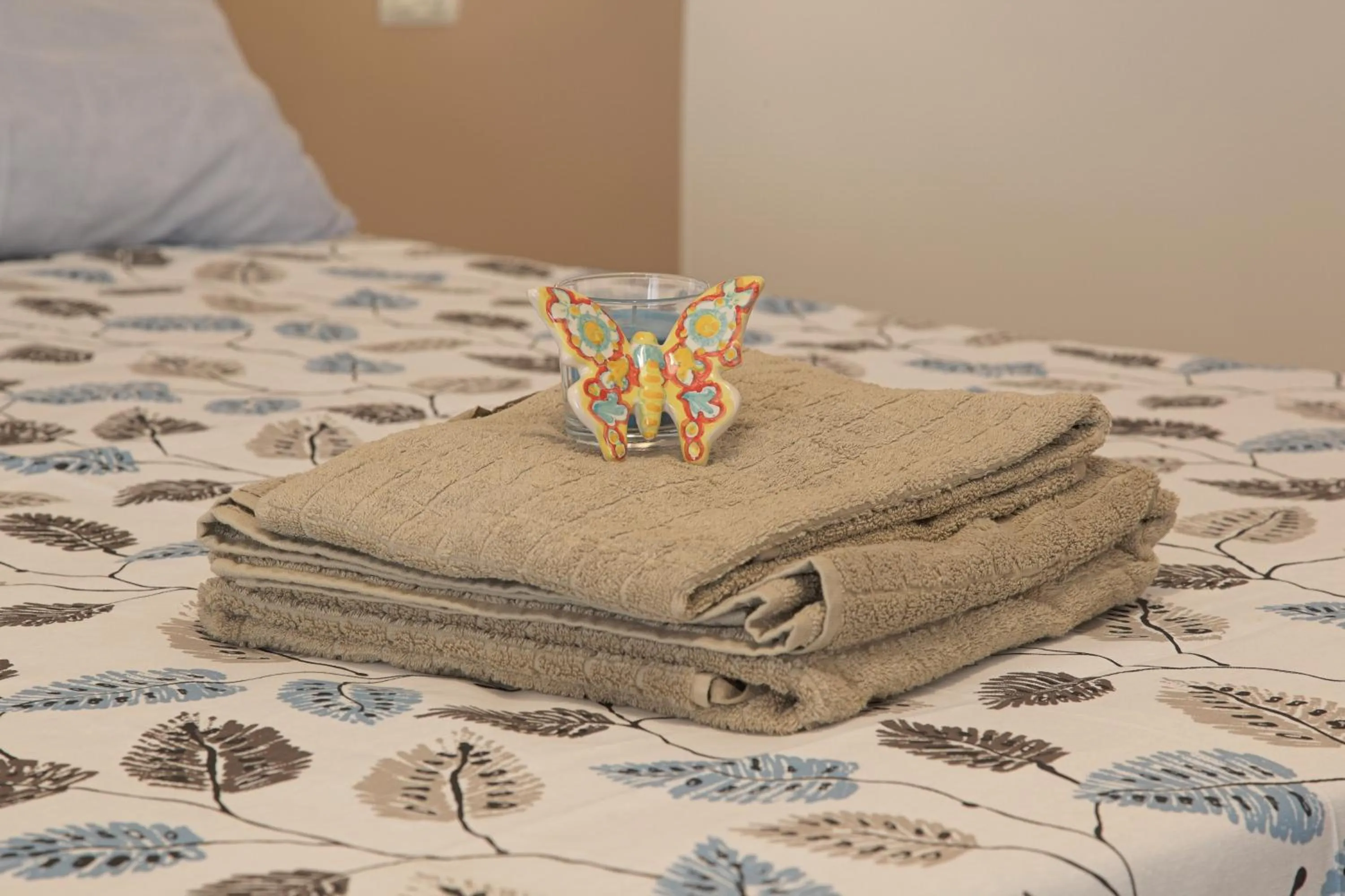 Decorative detail, Bed in Le Maioliche