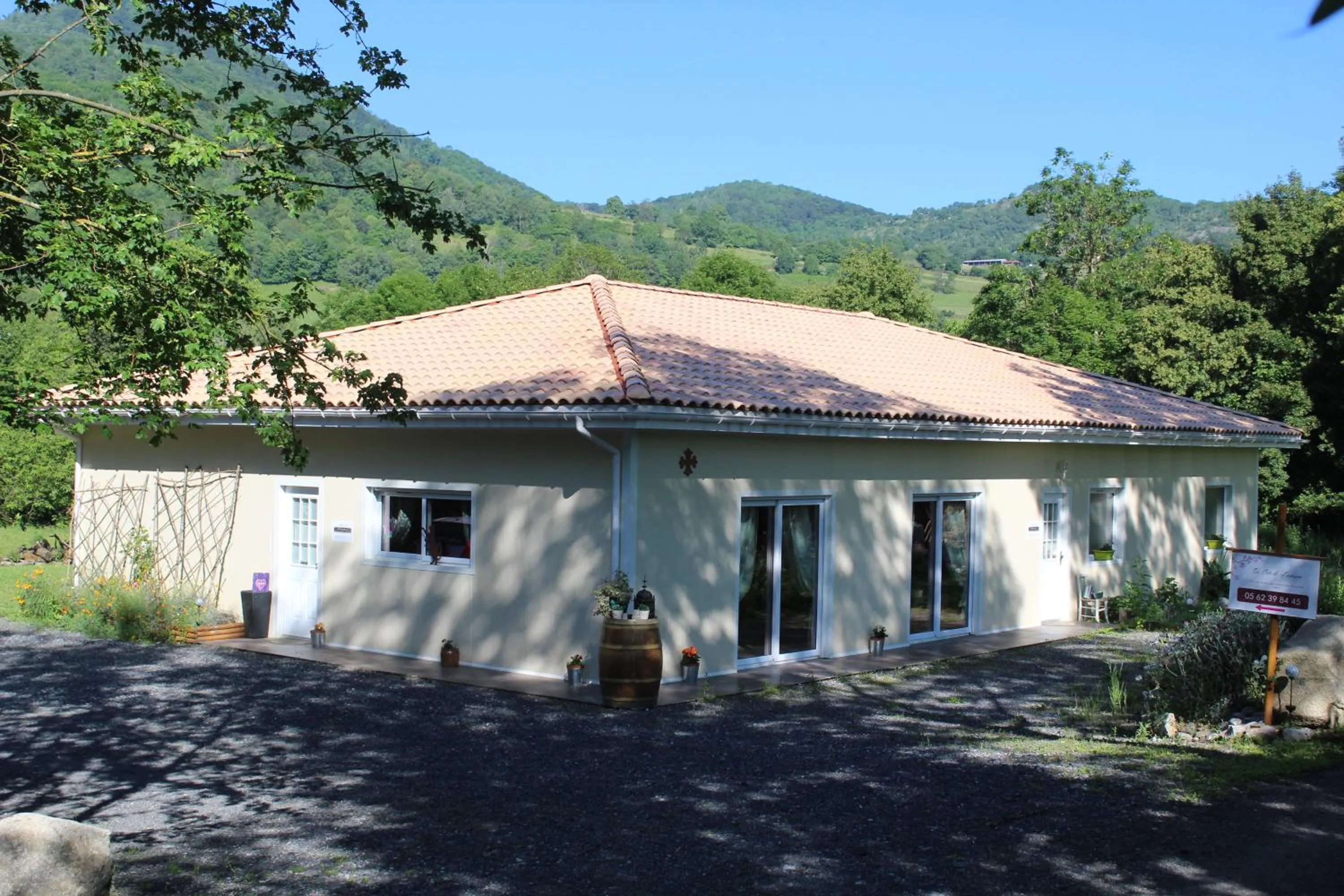 Facade/entrance in Du Coté de Lacoume