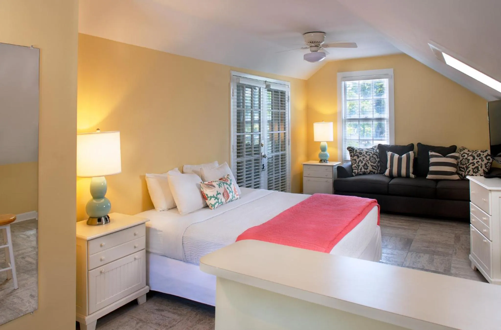 Bed in Westwinds Inn