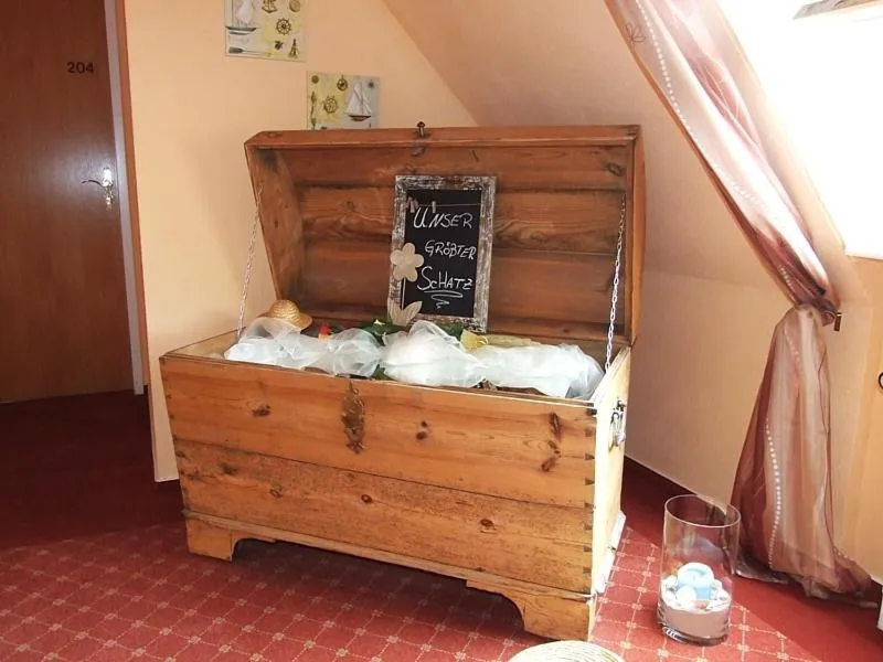 Seating area, Bed in Altstadthotel Goldene Kugel