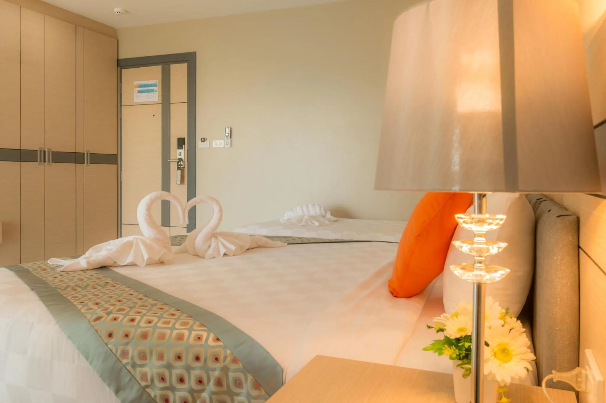 Bed in The Smart Hotel Hat Yai
