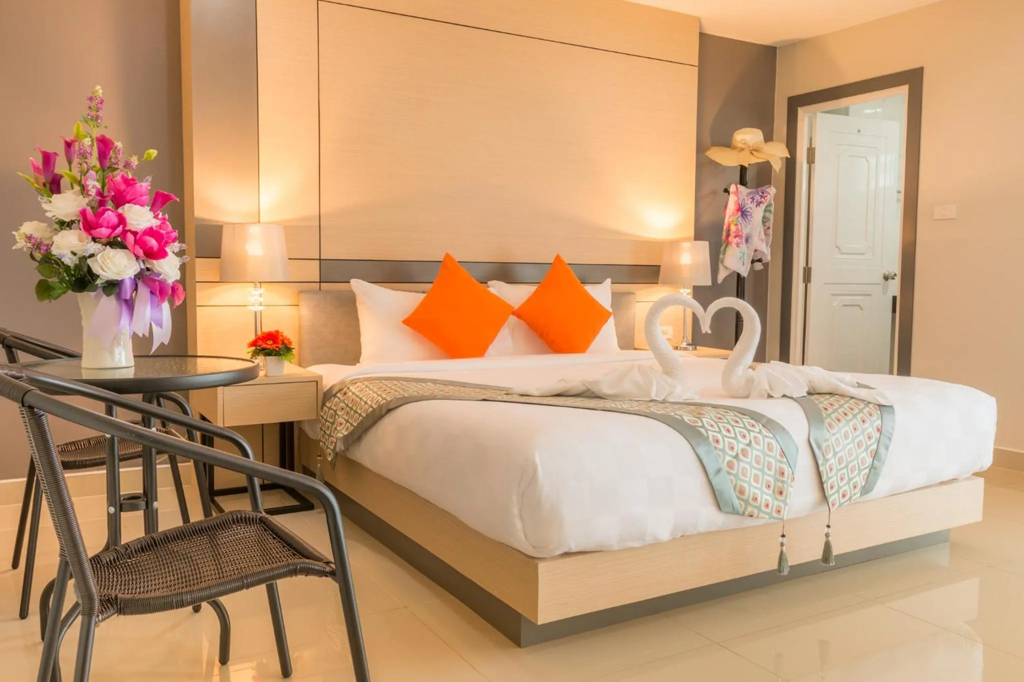 Bed in The Smart Hotel Hat Yai