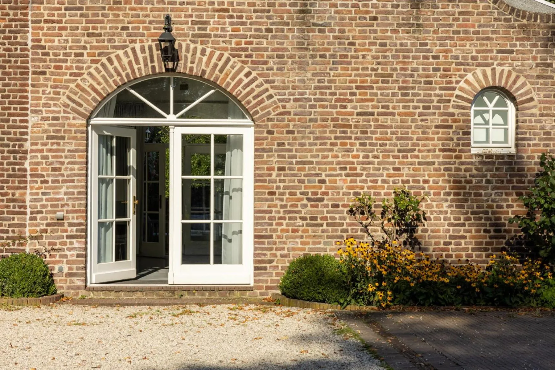 Facade/entrance in Schloss Hertefeld & Hertefeldhof