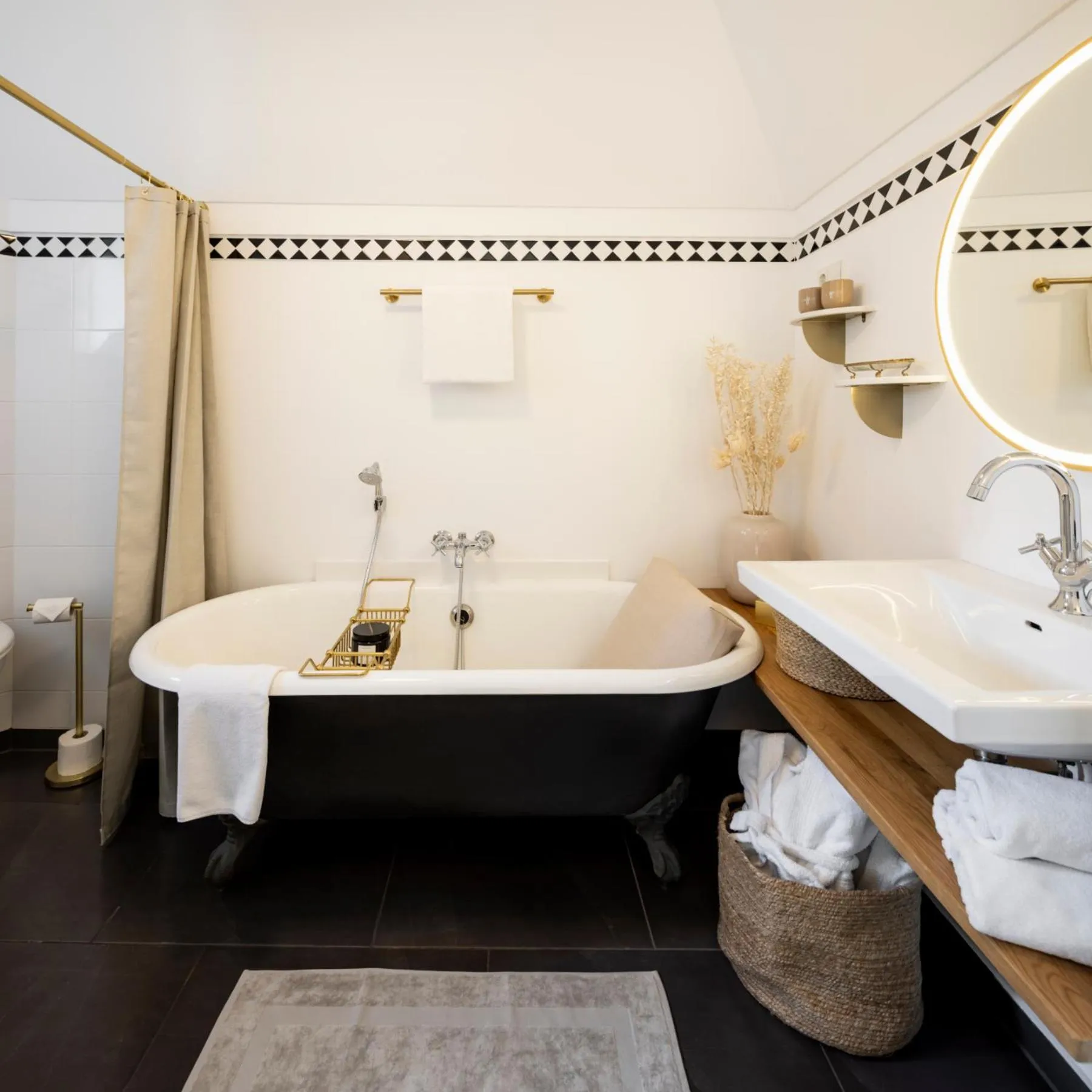 Bathroom in Schloss Hertefeld & Hertefeldhof