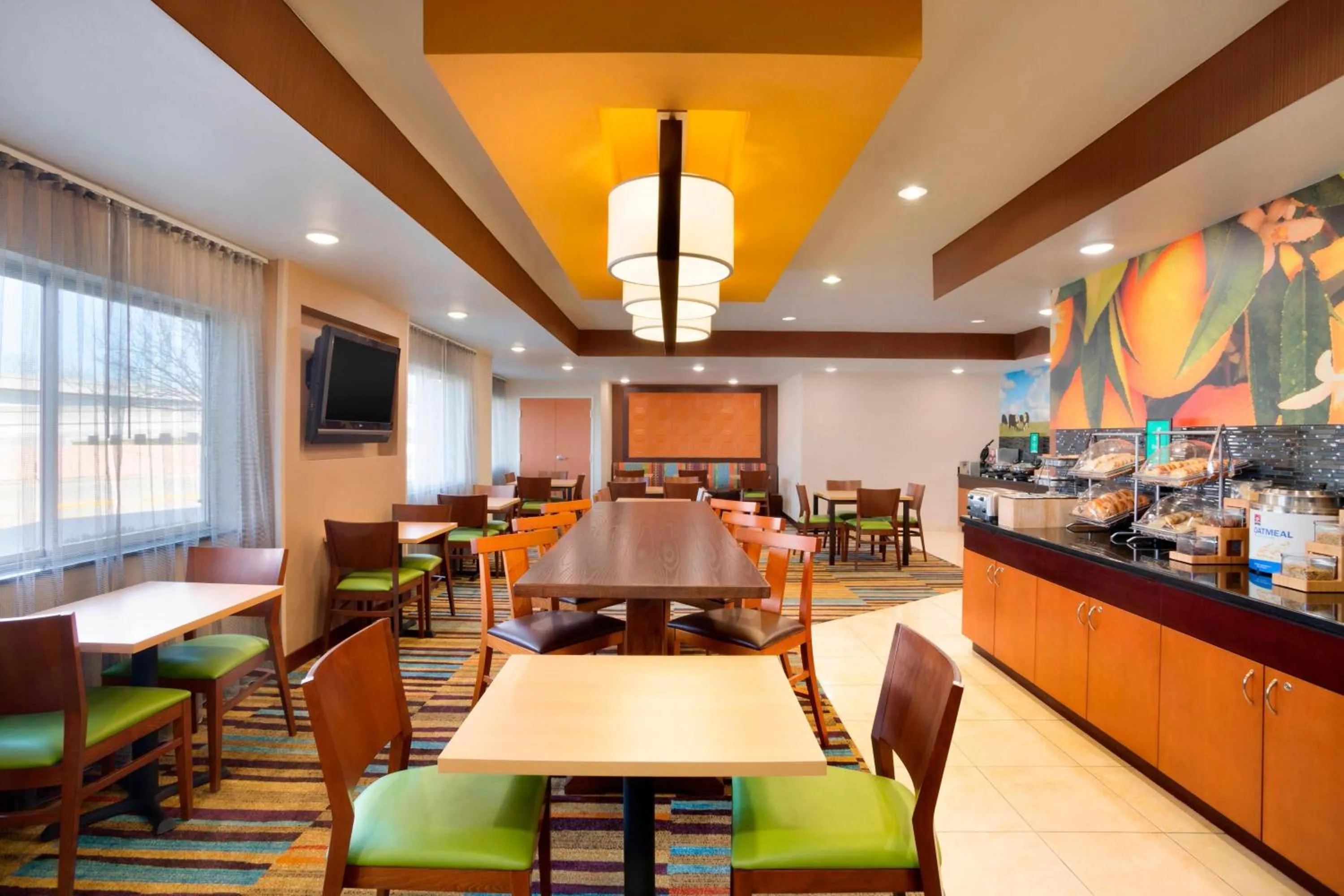 Breakfast in Fairfield Inn & Suites Fort Worth University Drive