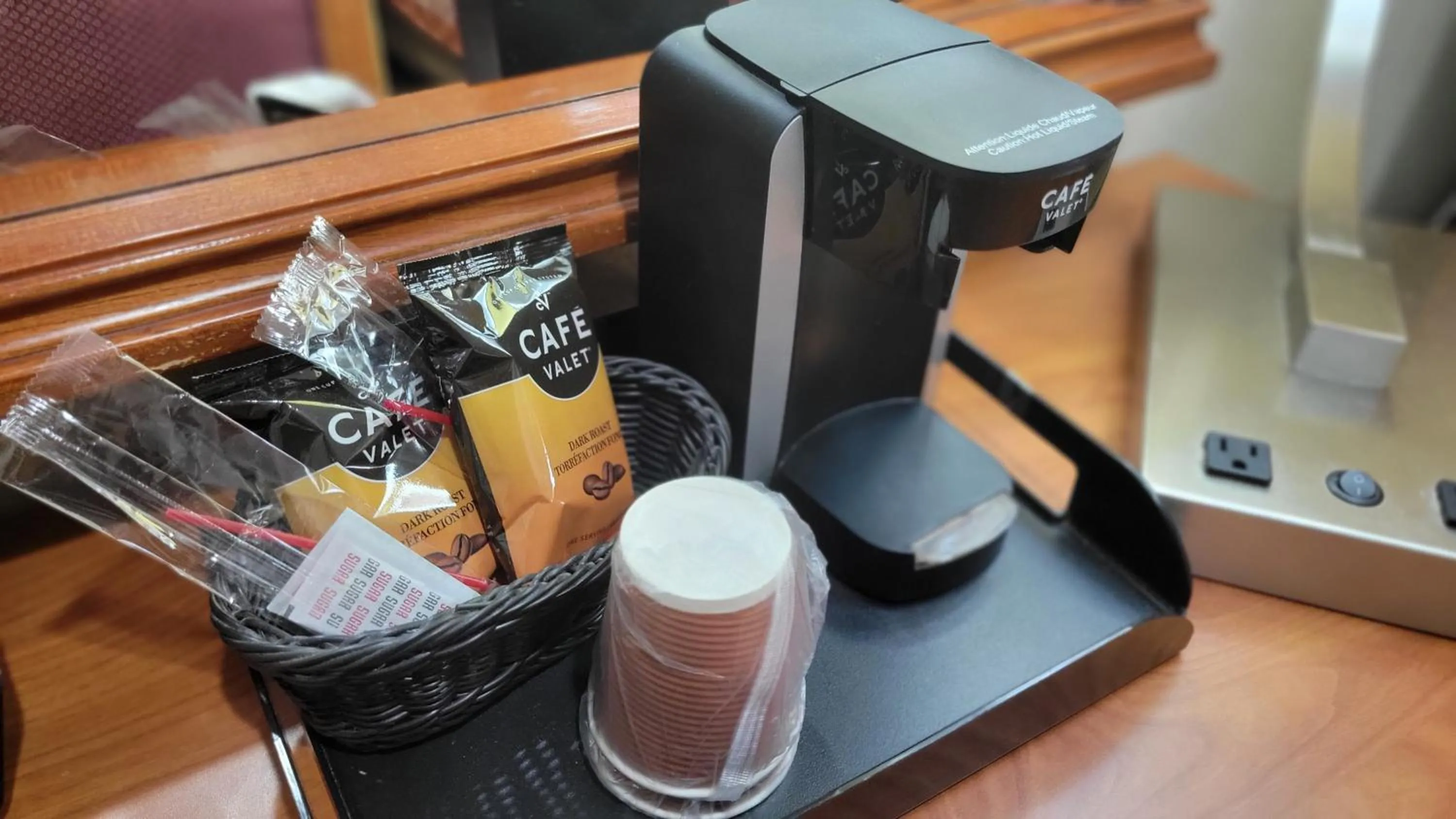 Coffee/tea facilities in Geary Parkway Motel