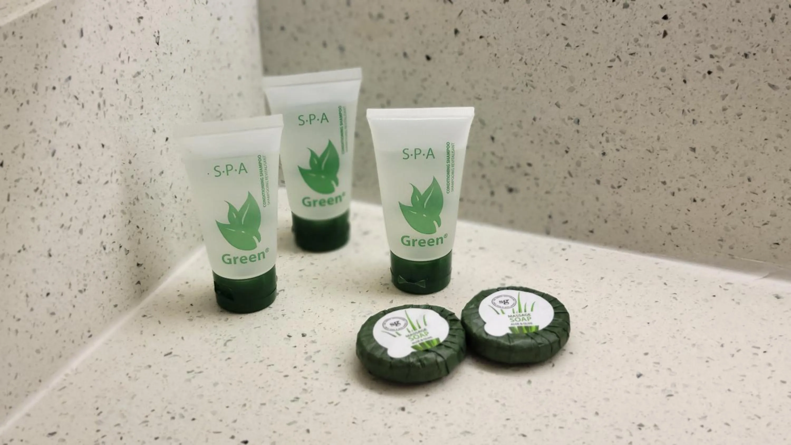 Bathroom in Presidio Parkway Inn