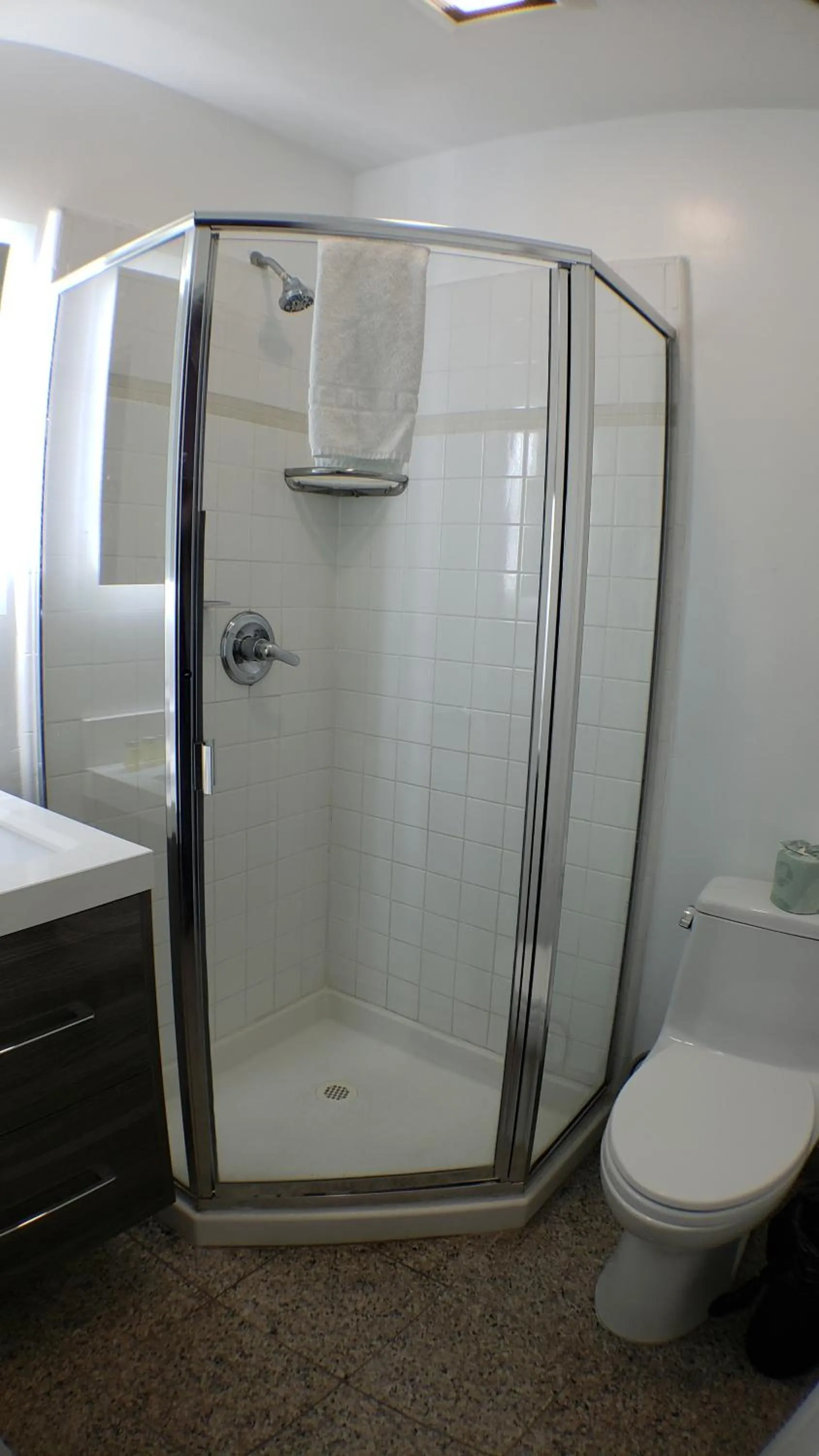 Shower in Presidio Parkway Inn