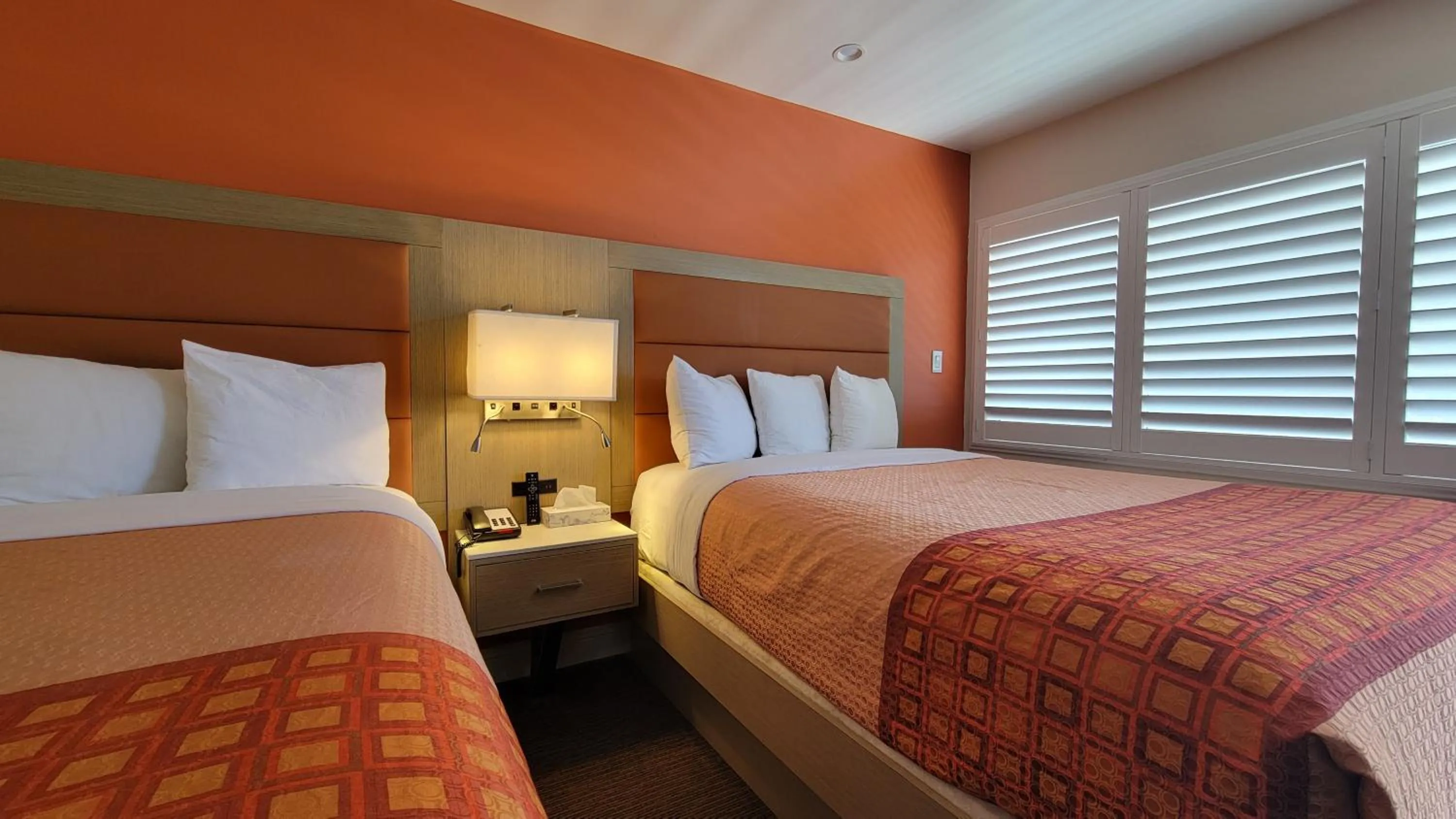 Bed in Presidio Parkway Inn