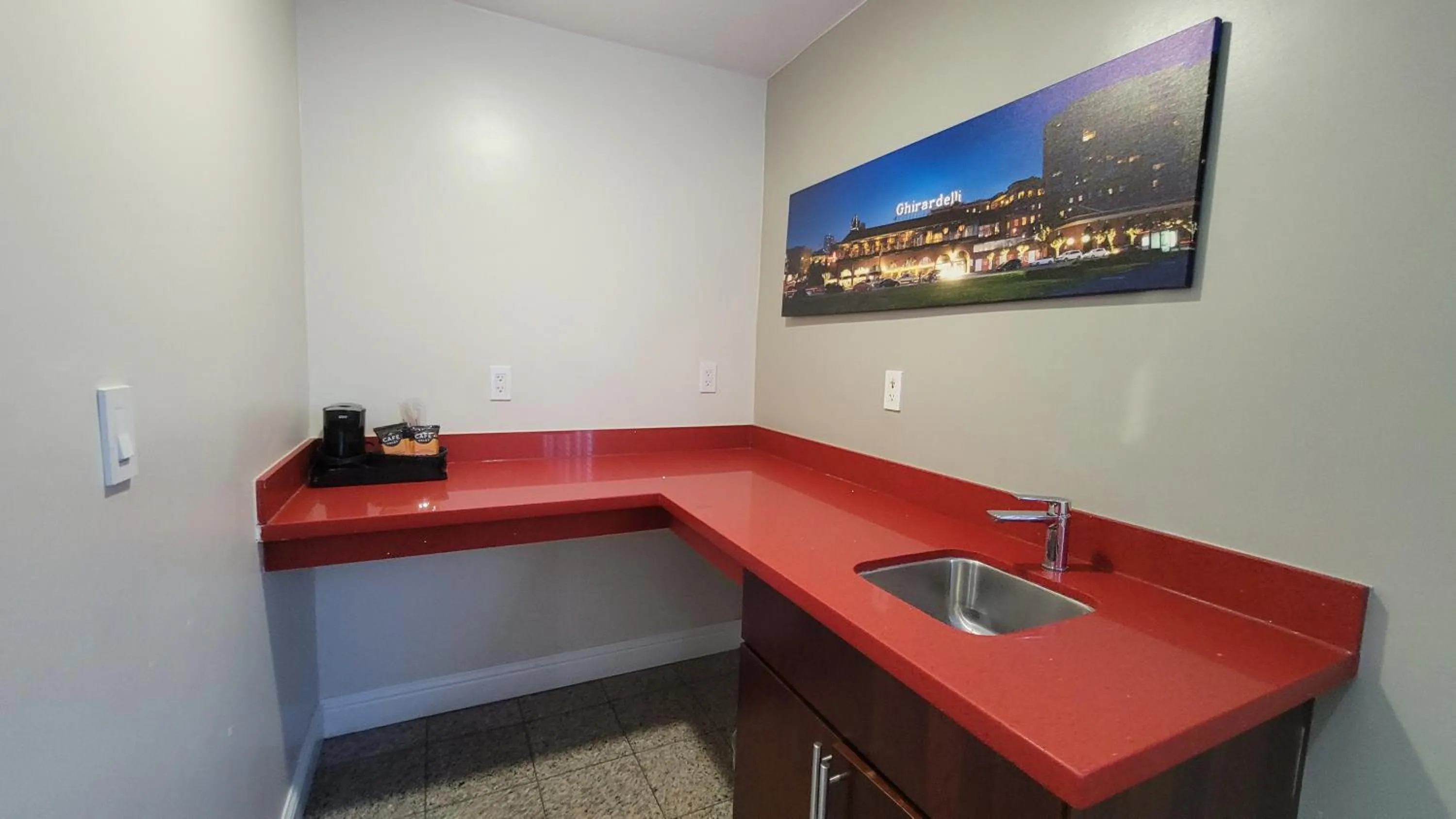 Kitchen or kitchenette in Presidio Parkway Inn