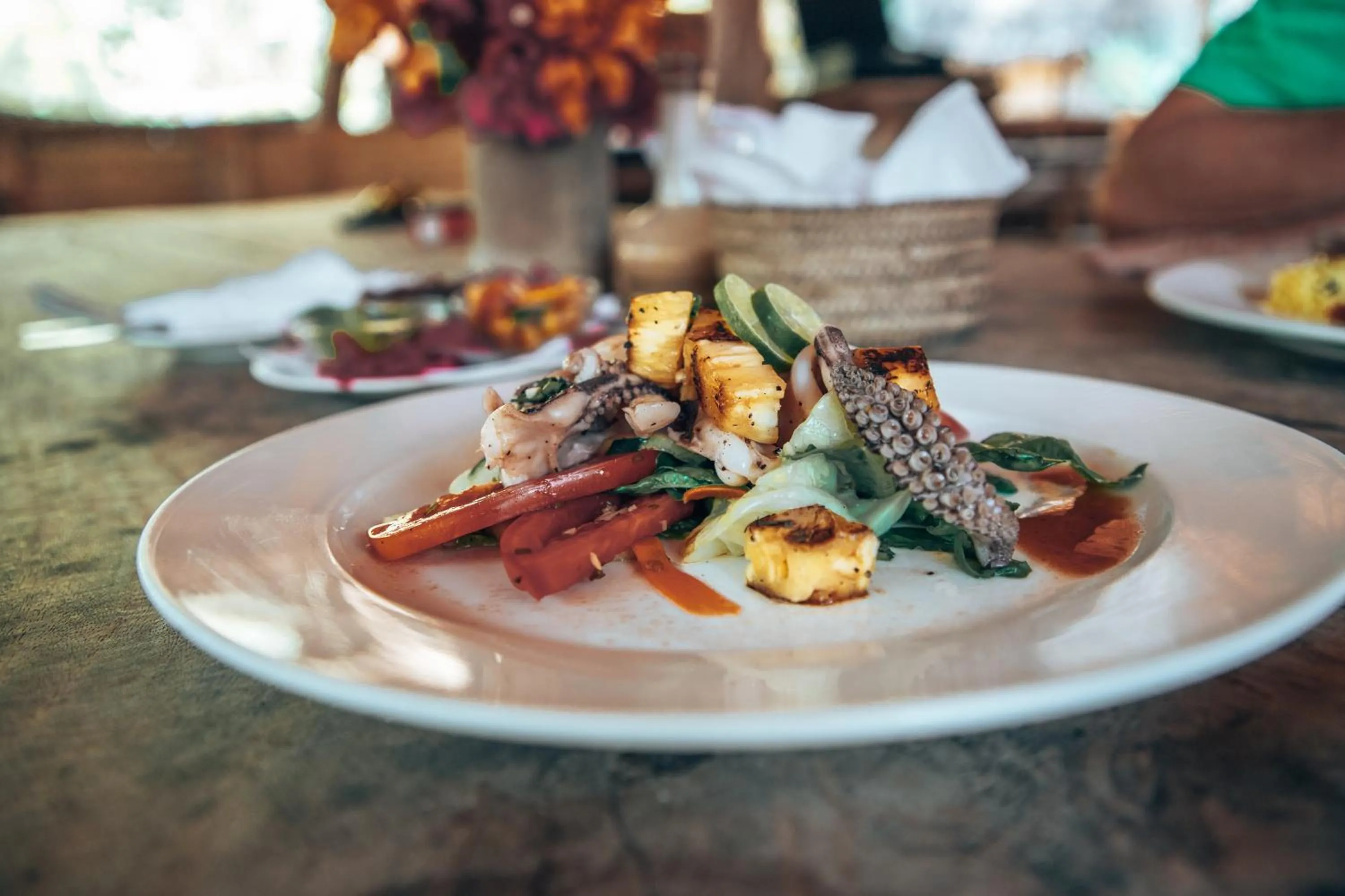 Restaurant/places to eat in Che Shale