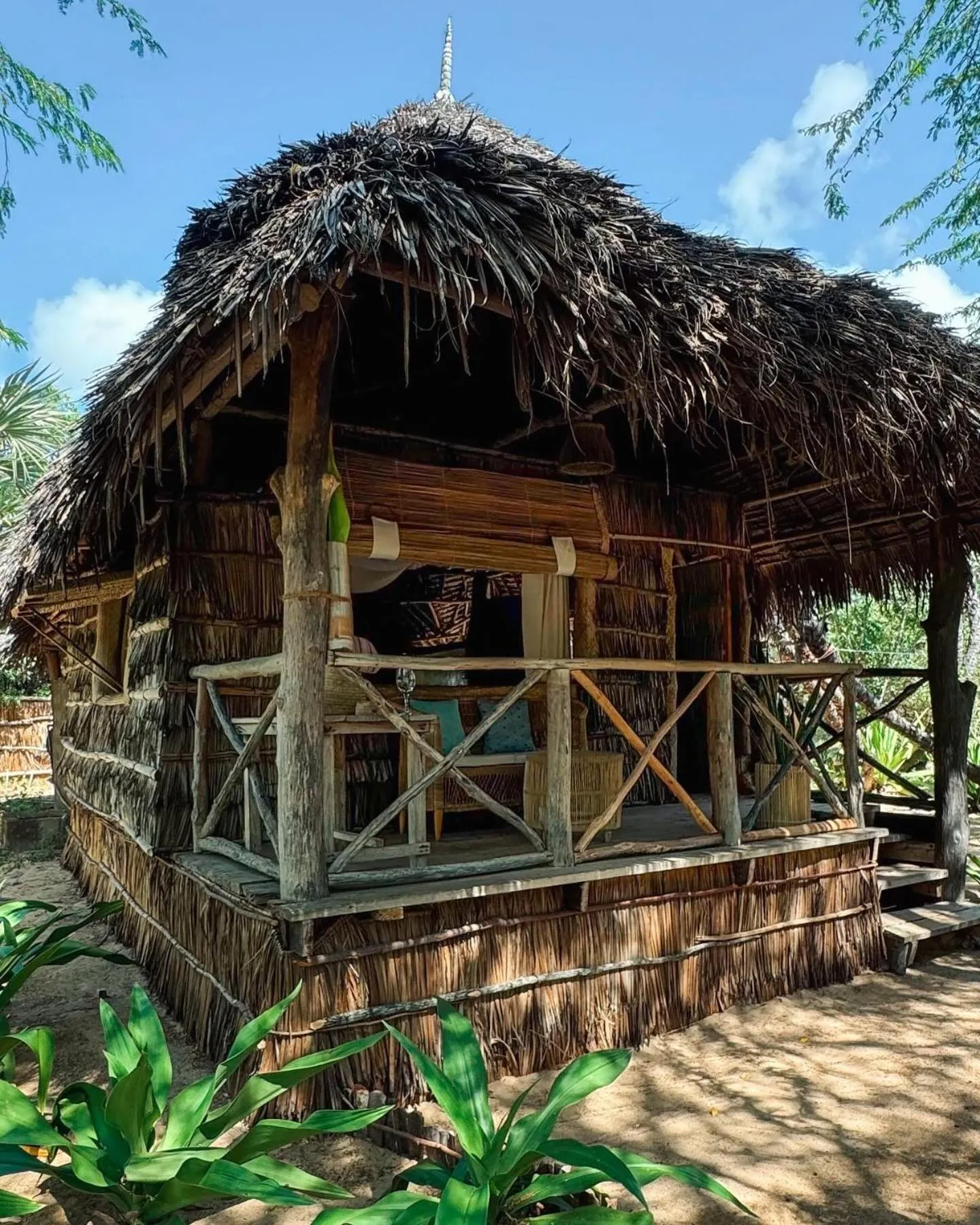 Property building in Che Shale