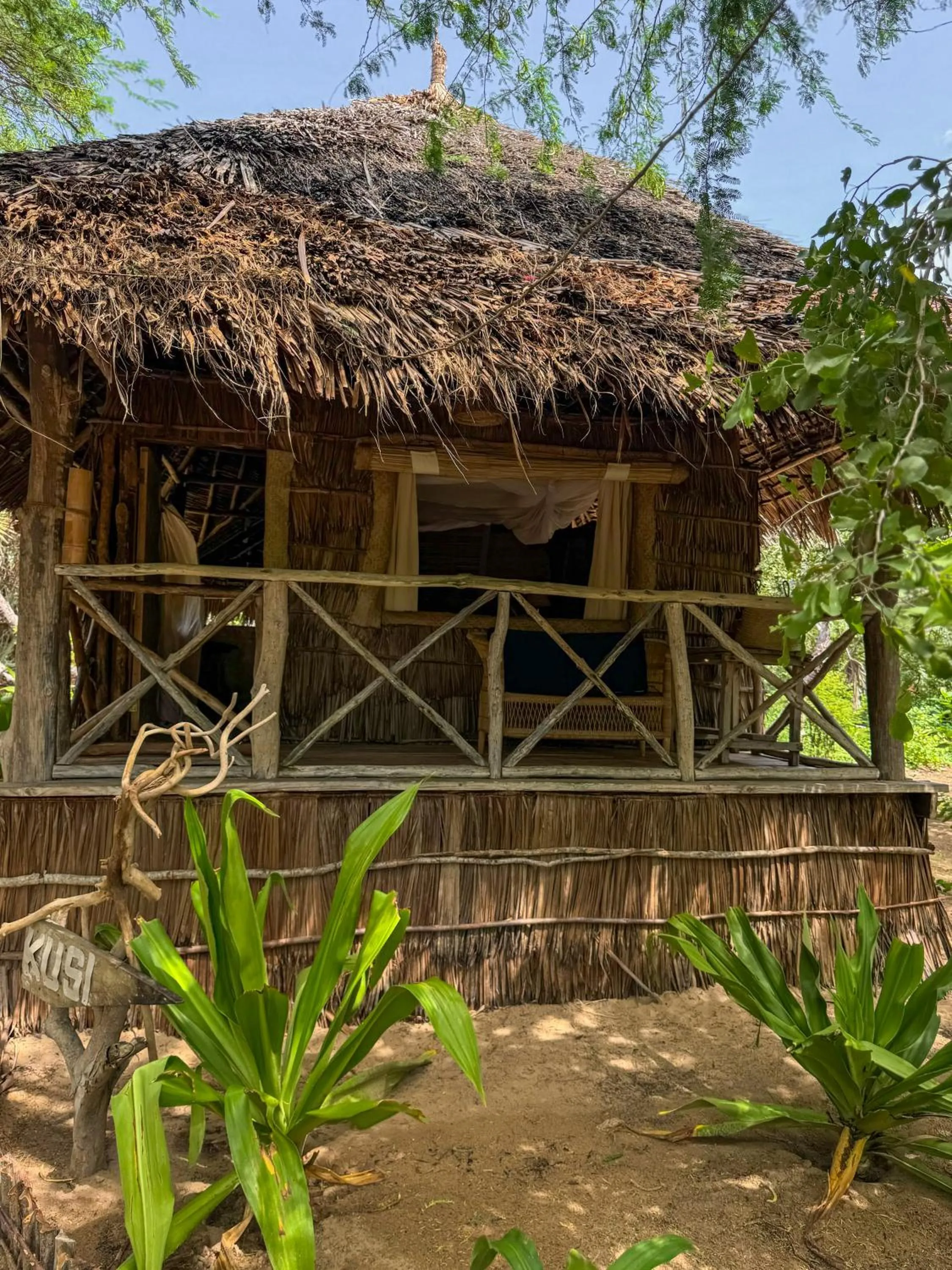 Property building in Che Shale