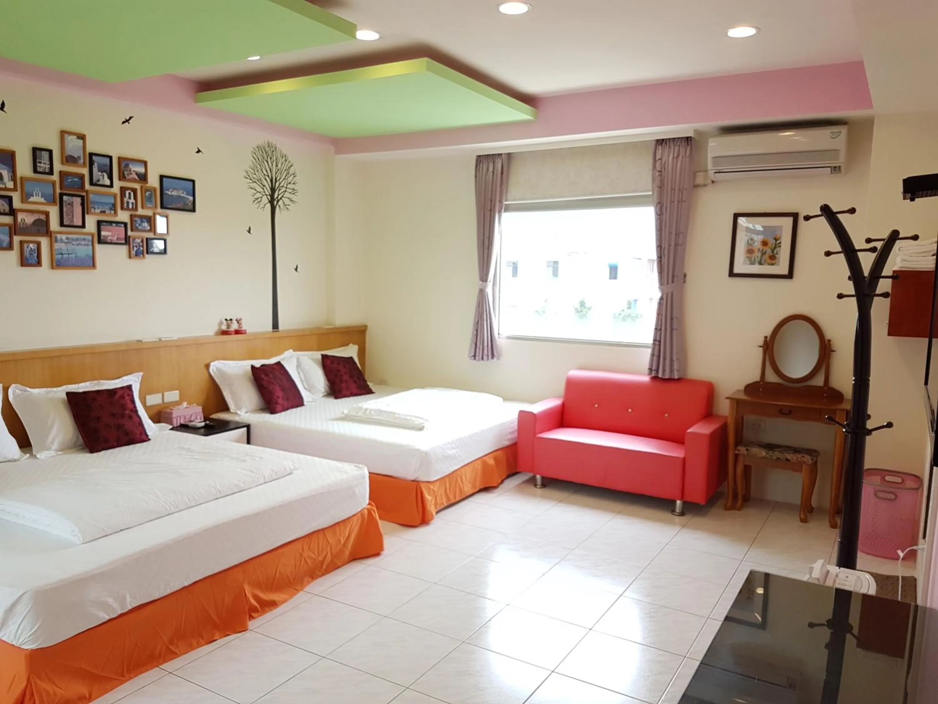 Bed in Water Bird Family