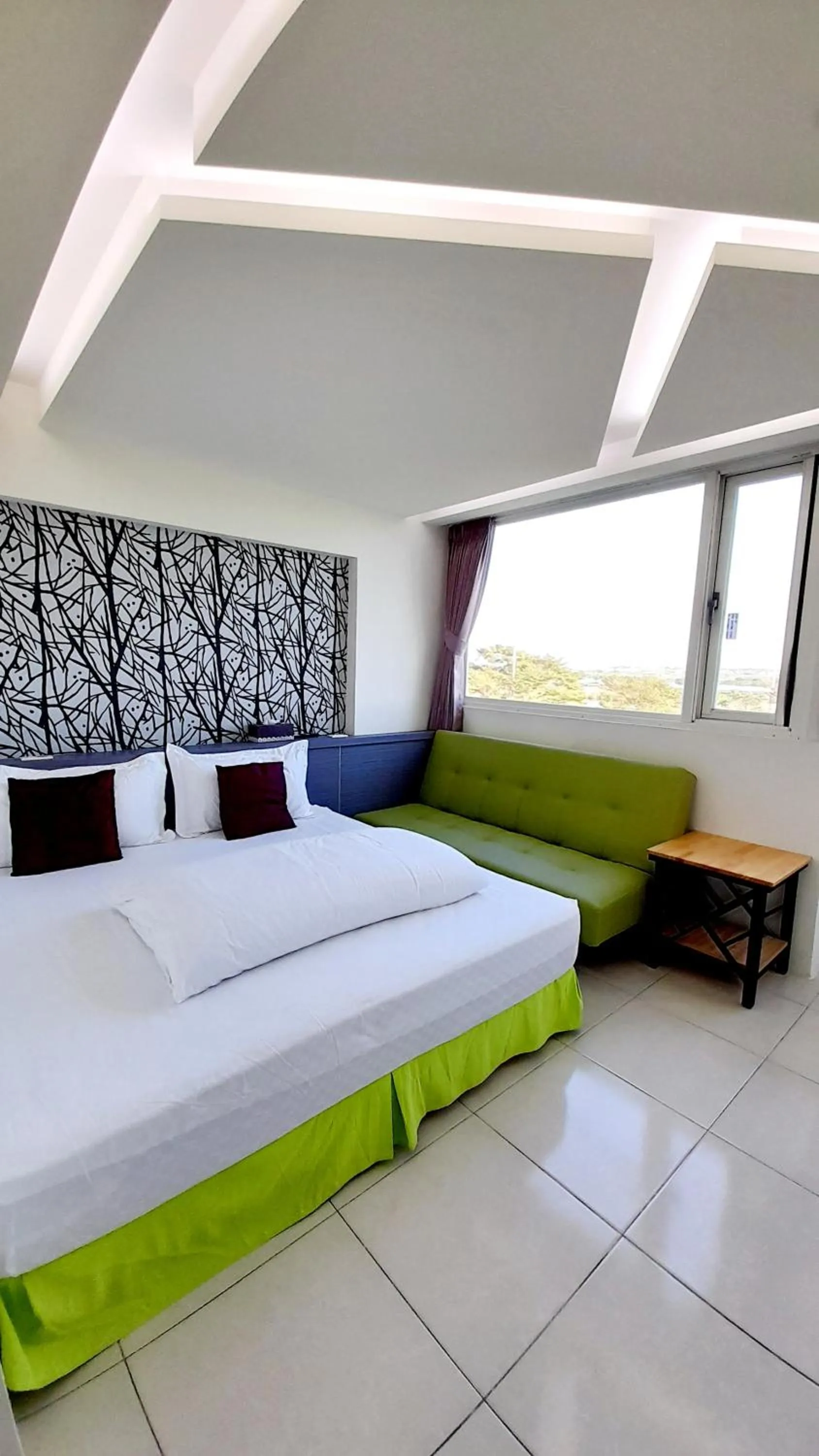 Bed in Water Bird Family