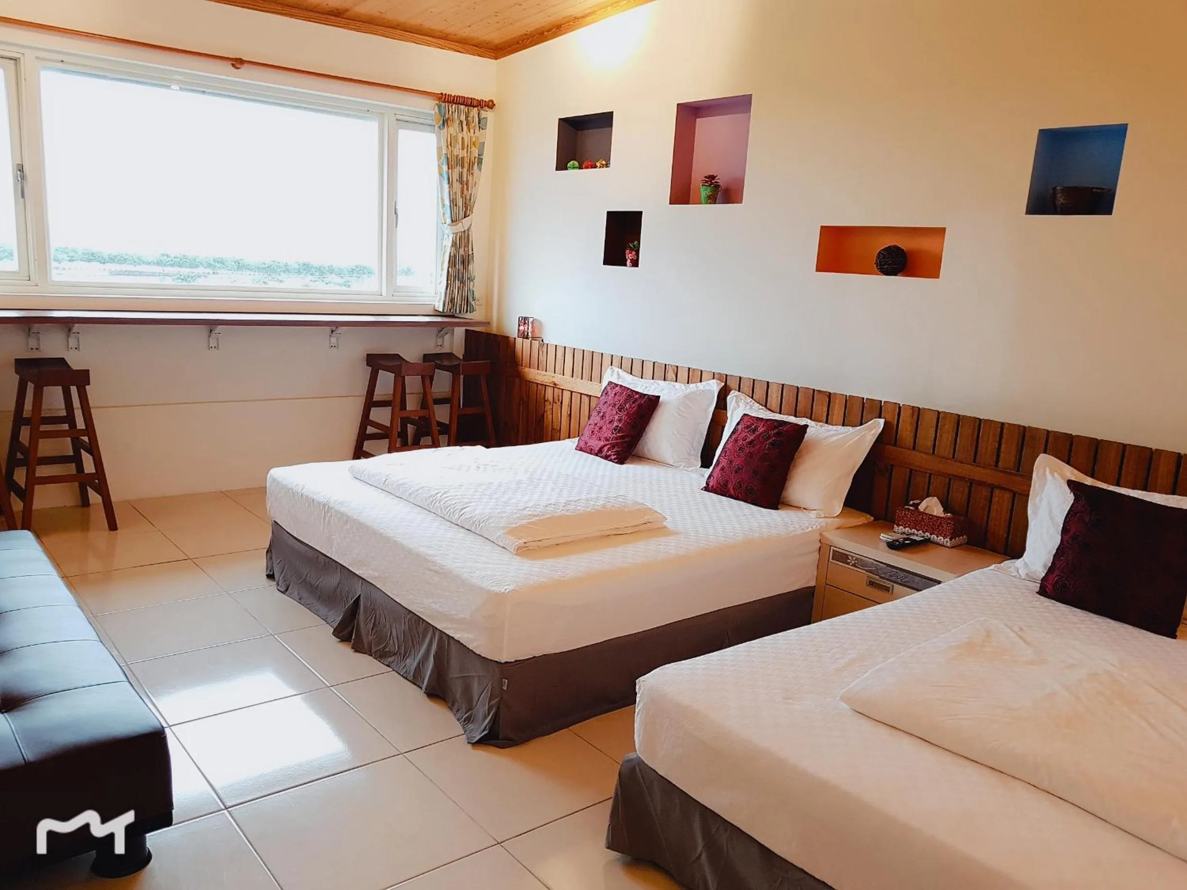 Bed in Water Bird Family