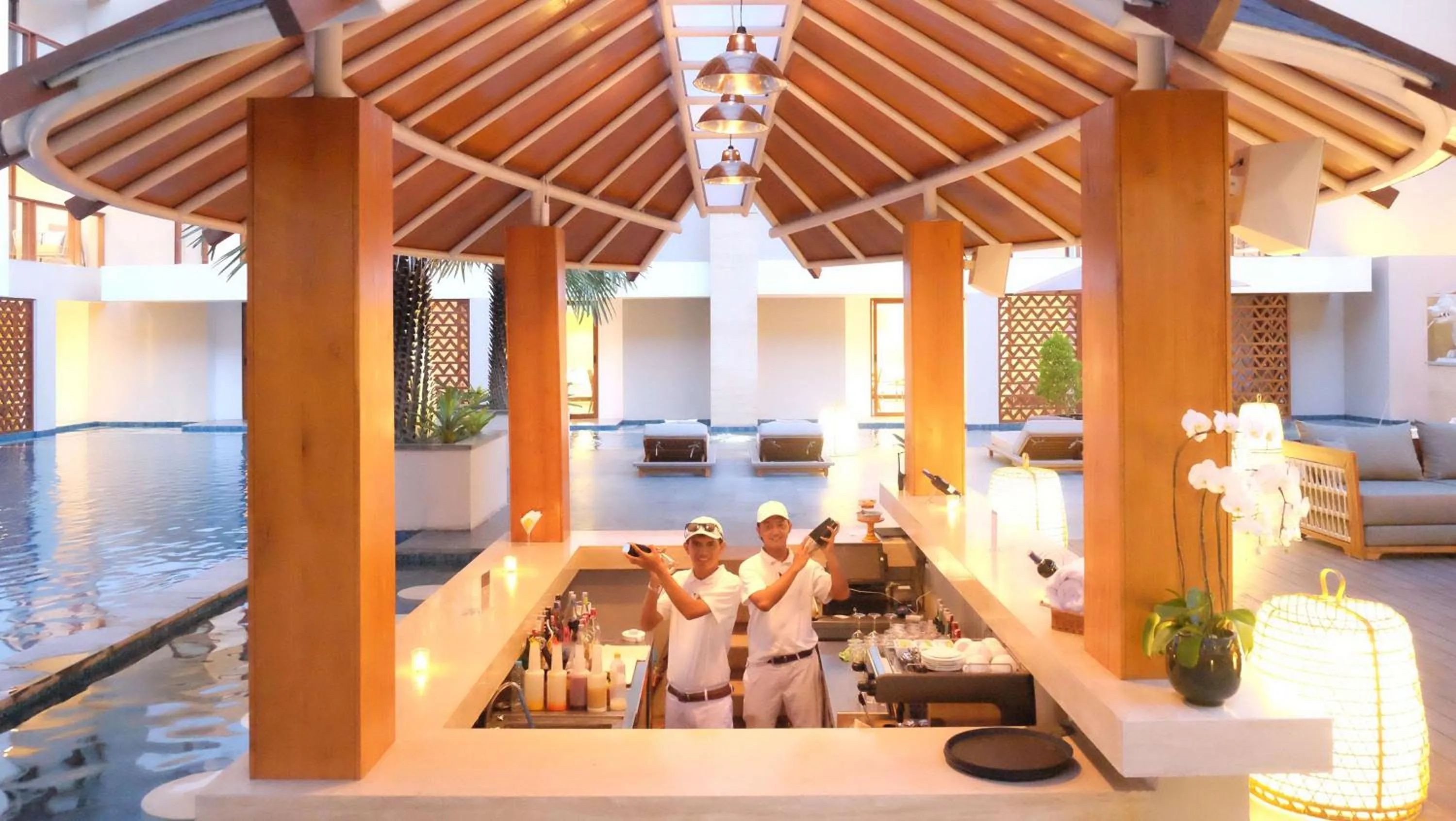 Lounge or bar in The Bandha Hotel & Suites